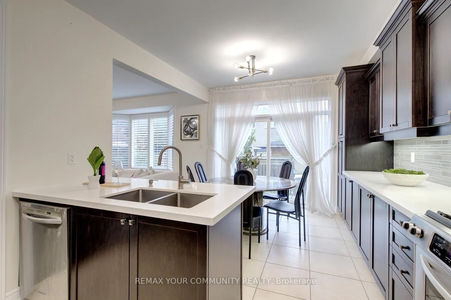 79 Chayna Crescent