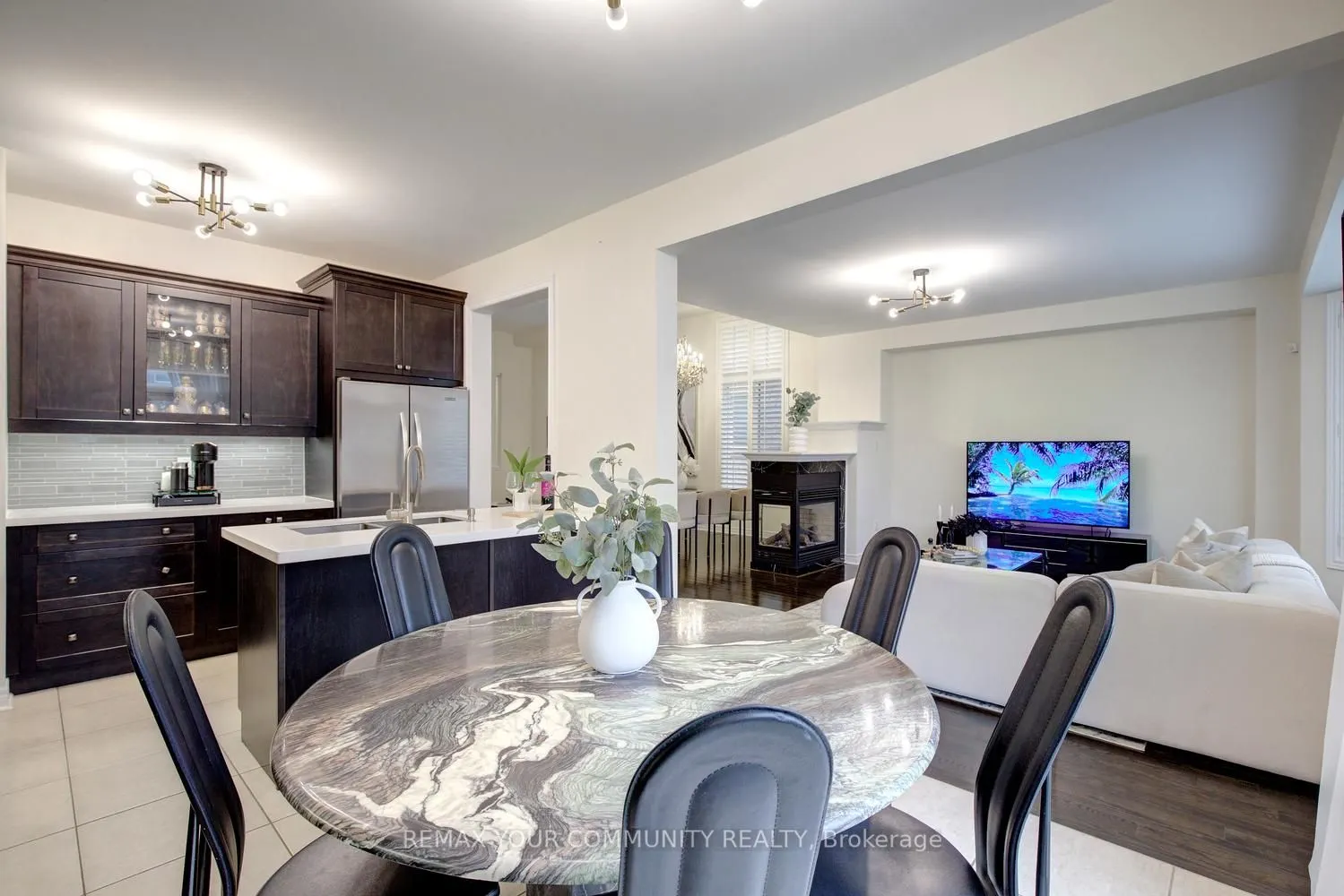 79 Chayna Crescent