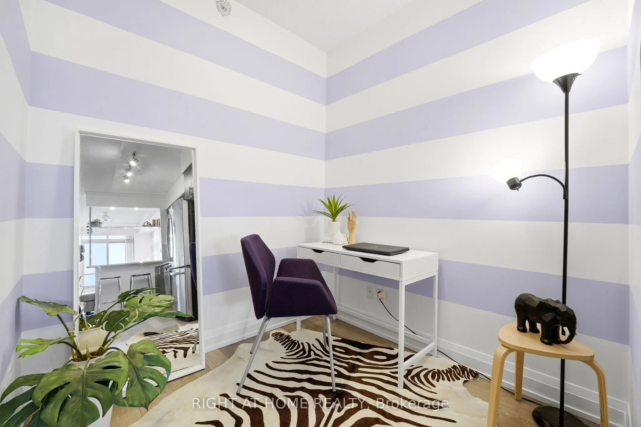 7171 Yonge Street #1702