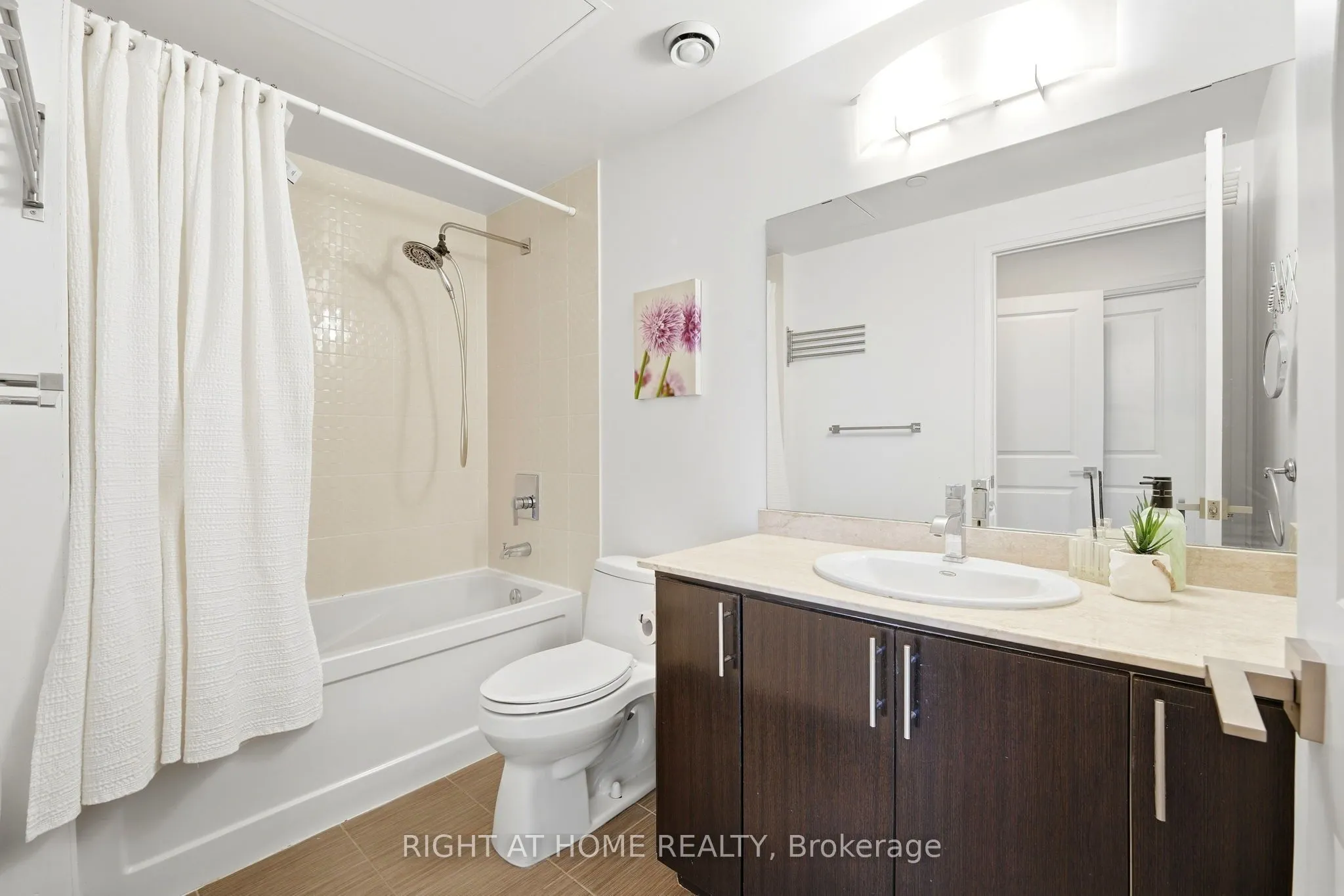 7171 Yonge Street #1702