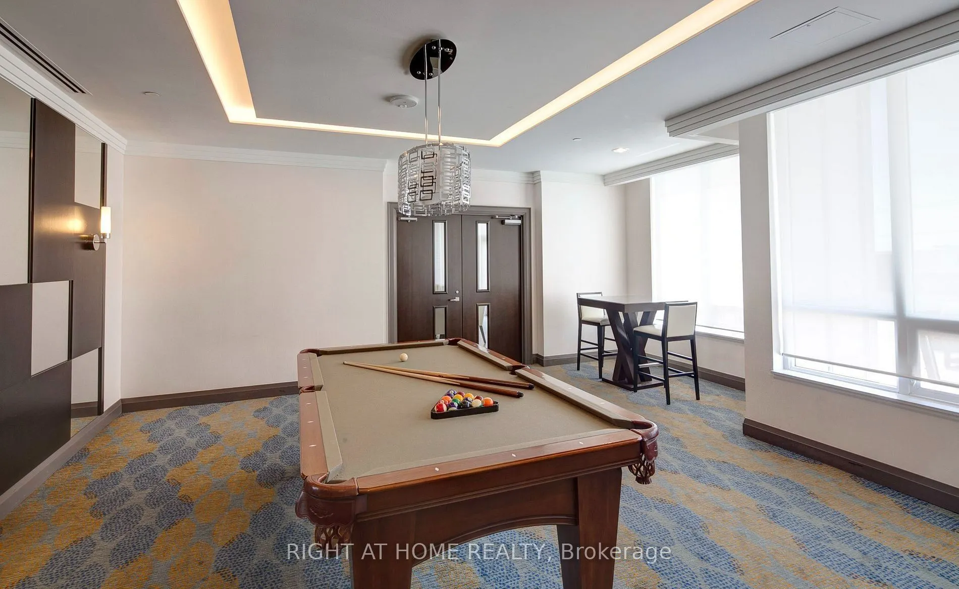 7171 Yonge Street #1702