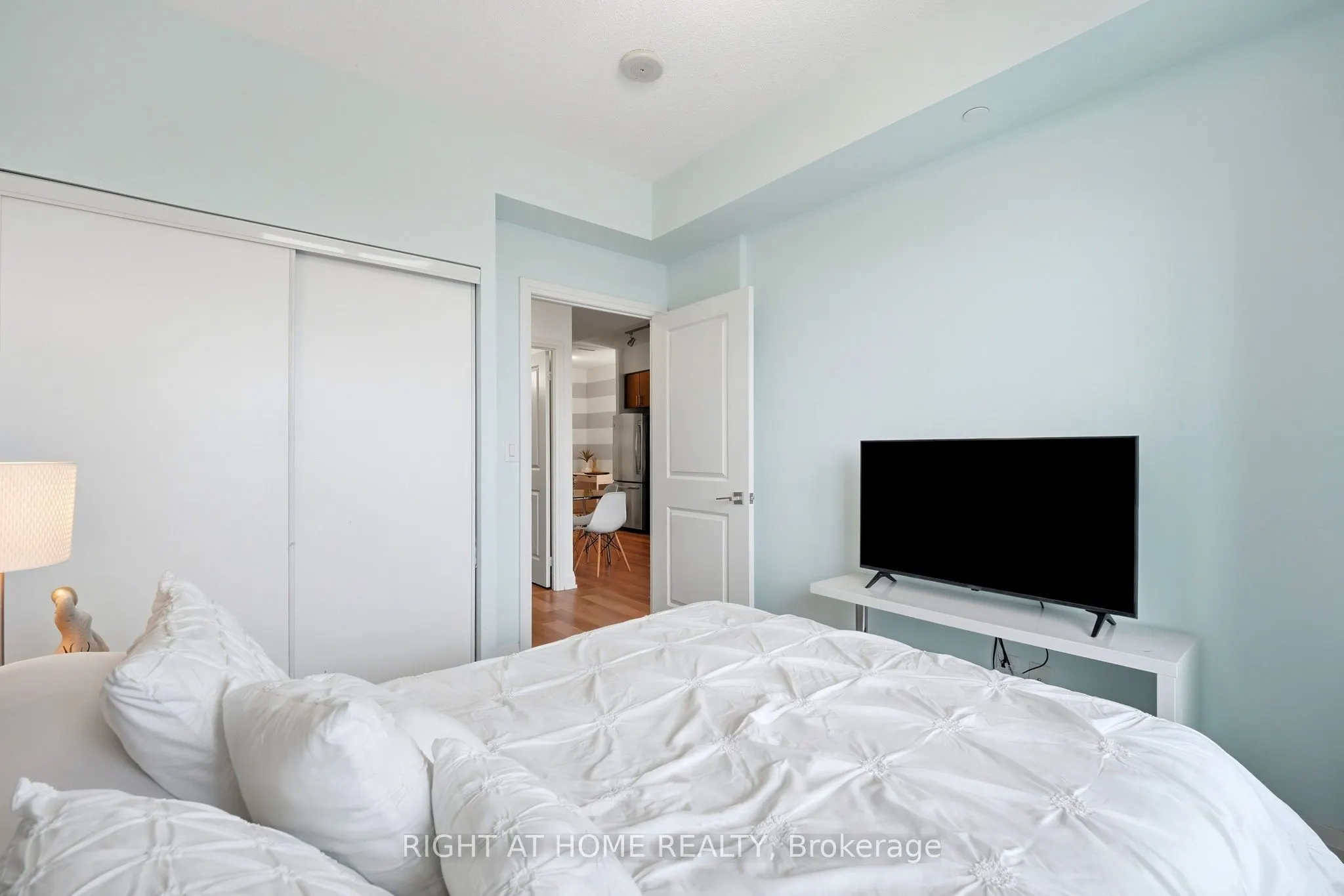 7171 Yonge Street #1702