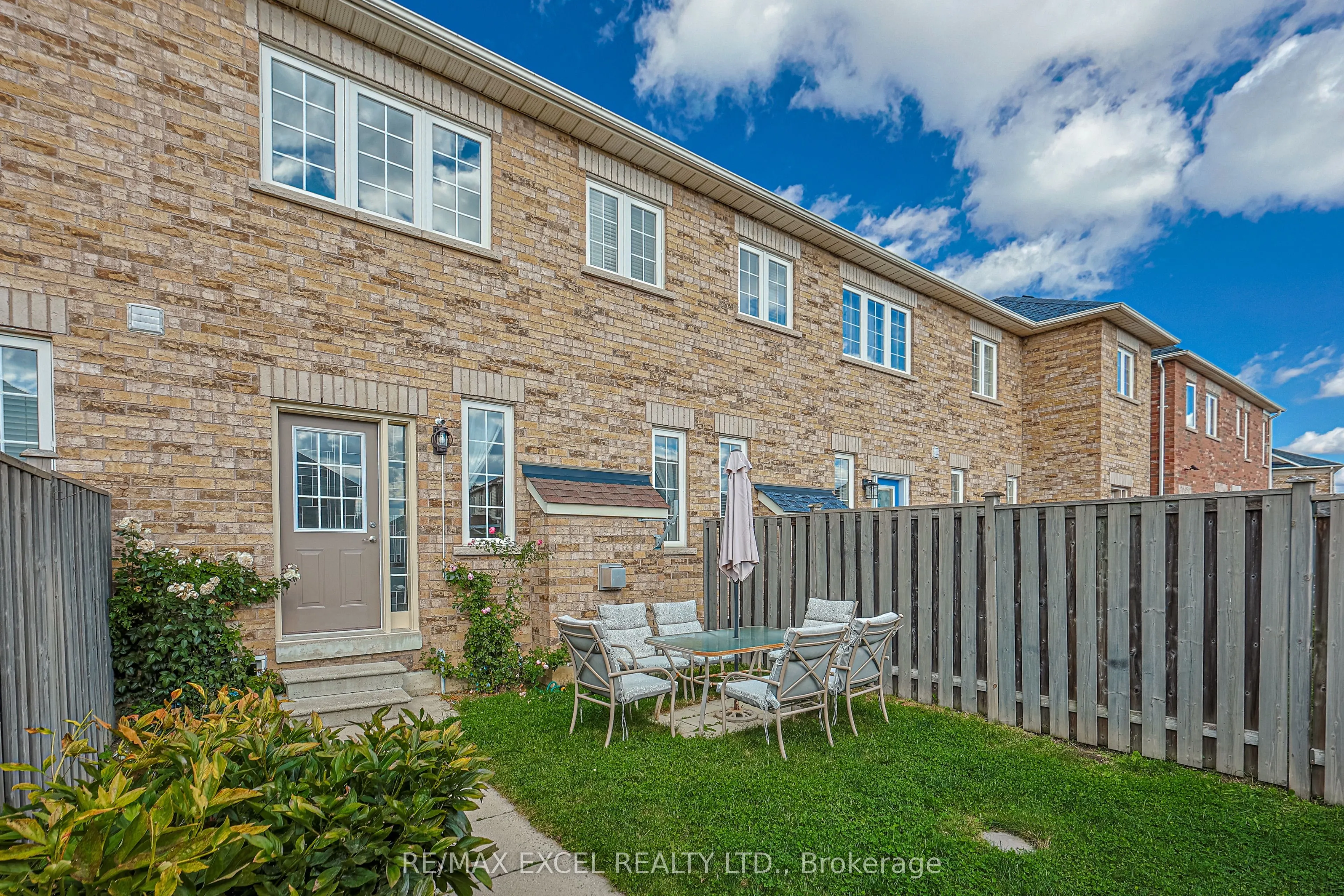 2383 Bur Oak Avenue