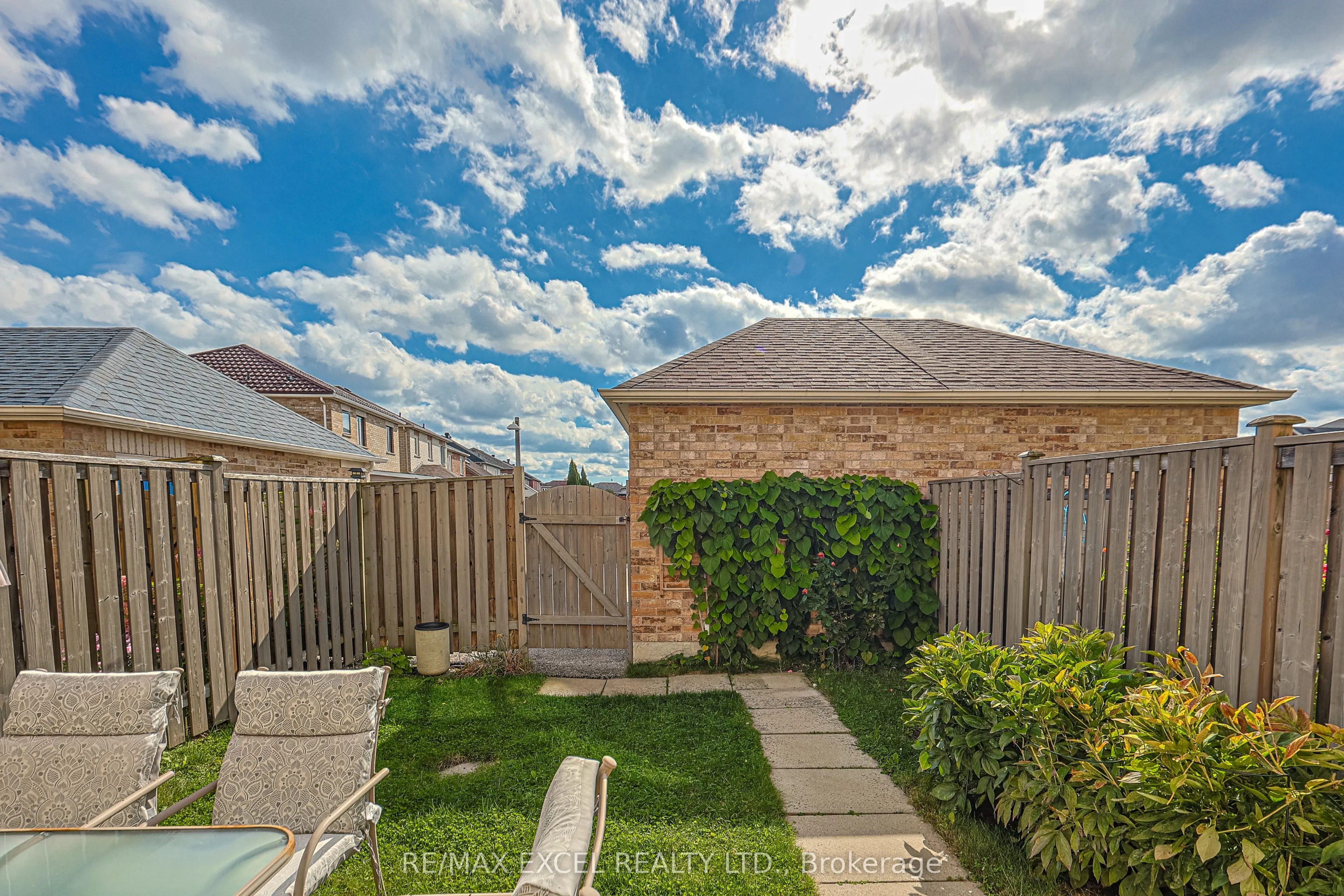 2383 Bur Oak Avenue