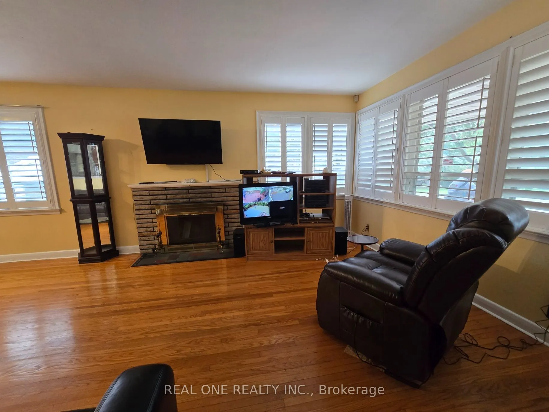 389 Kerrybrook Drive