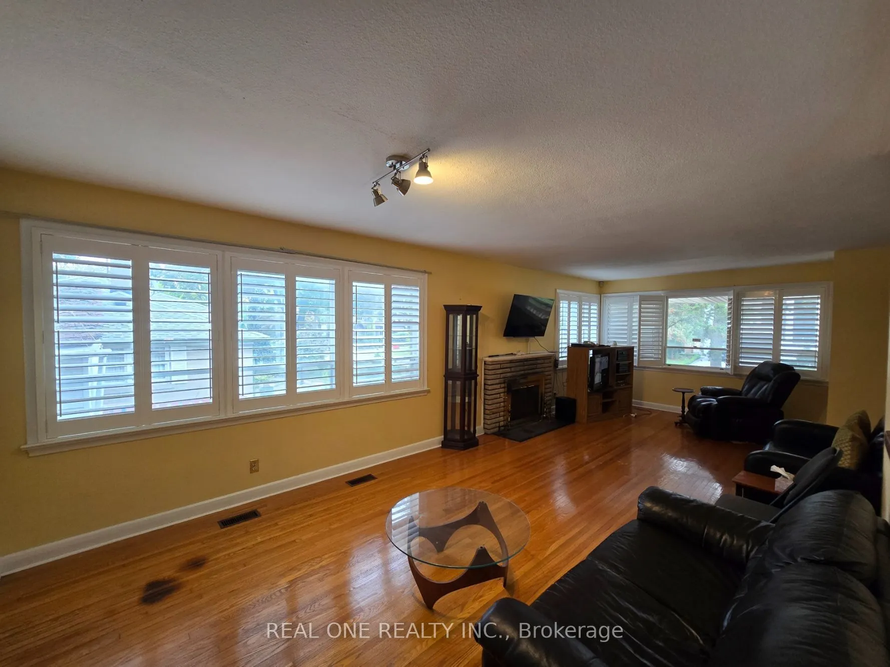 389 Kerrybrook Drive
