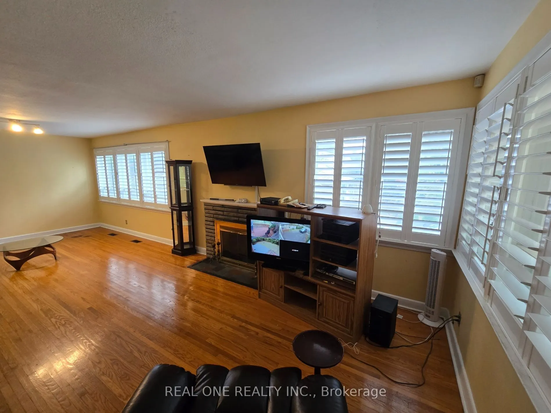 389 Kerrybrook Drive