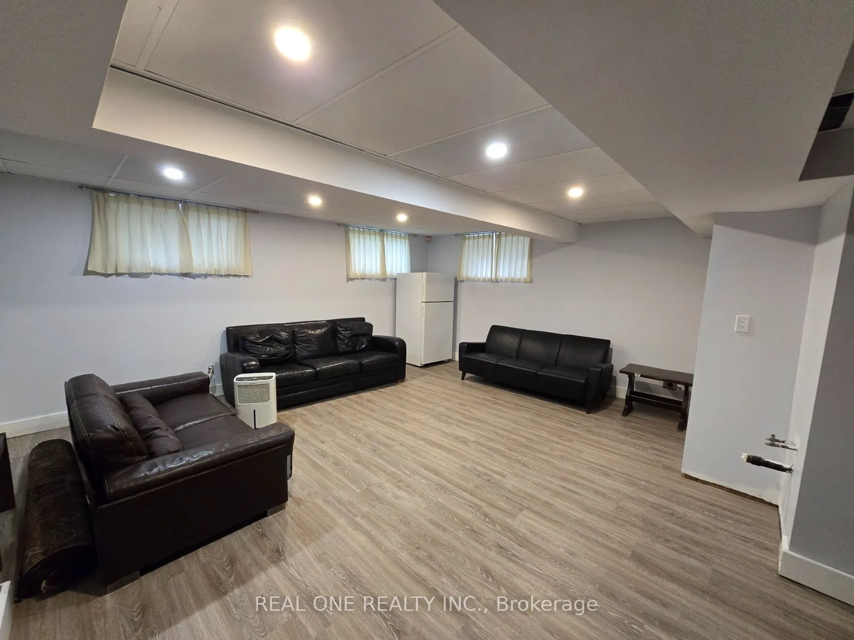 389 Kerrybrook Drive