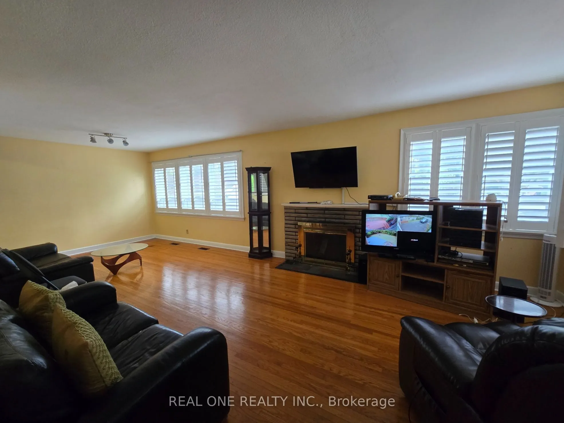389 Kerrybrook Drive