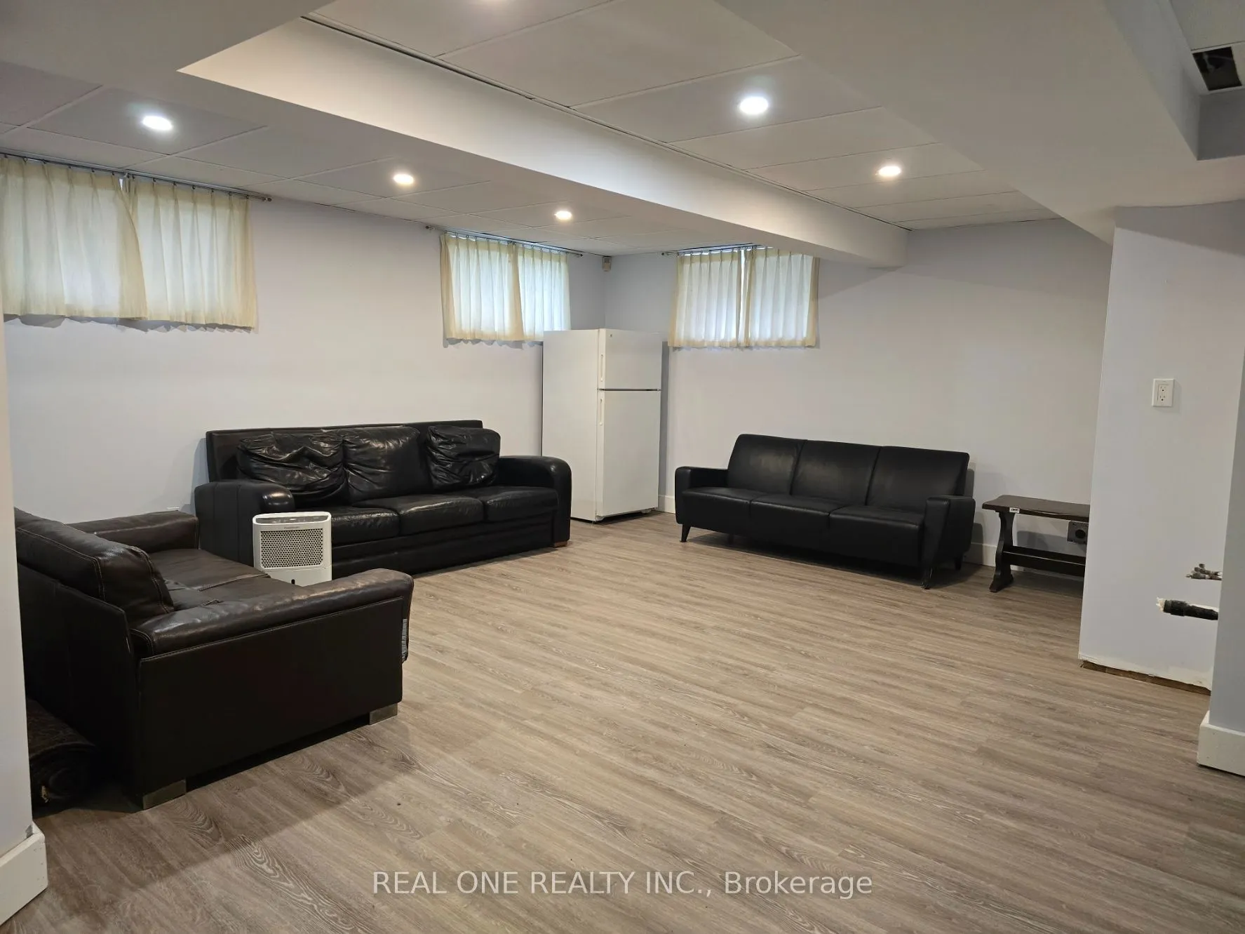 389 Kerrybrook Drive