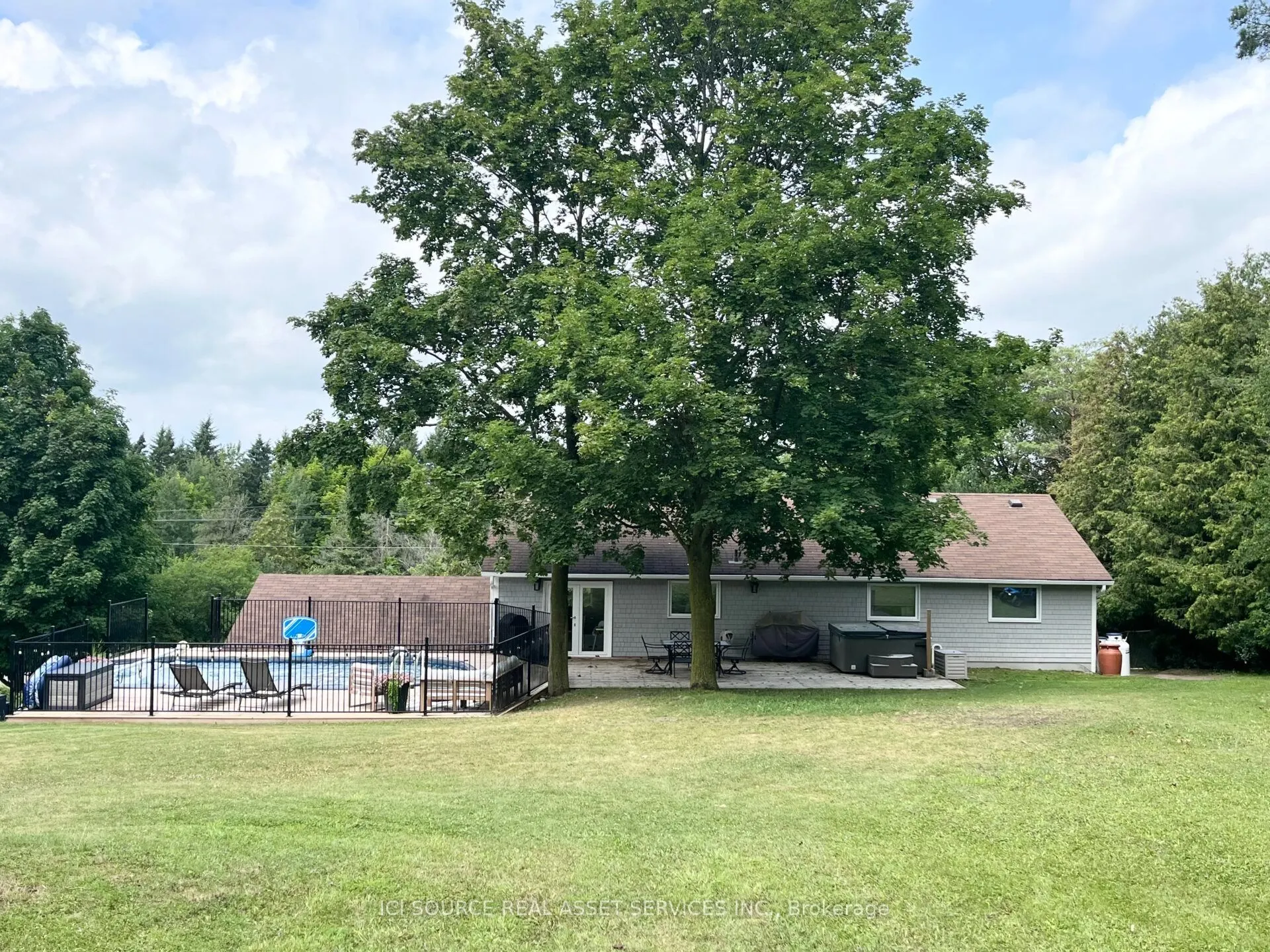 689 Ravenshoe Road