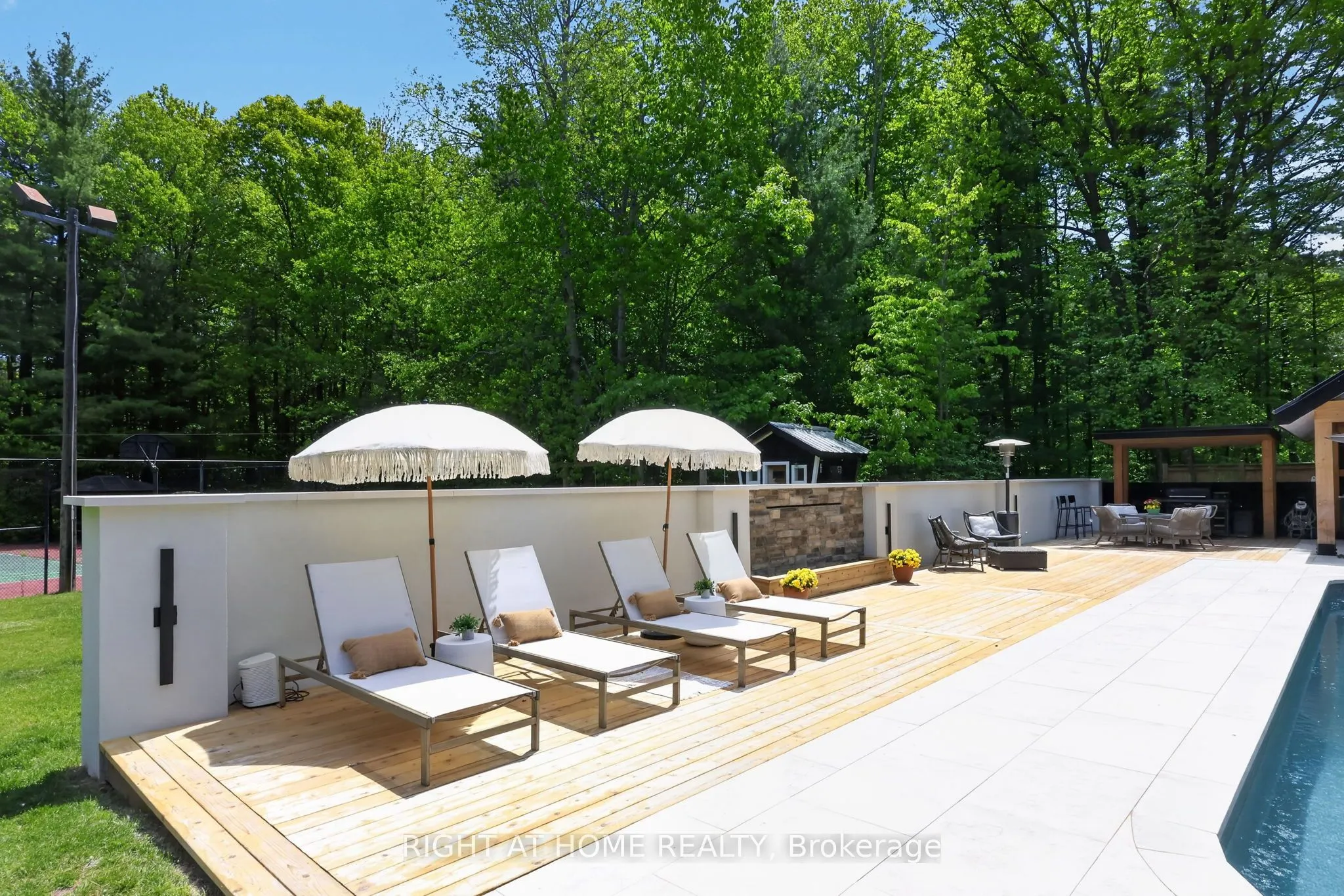 16 Woodland Heights Drive