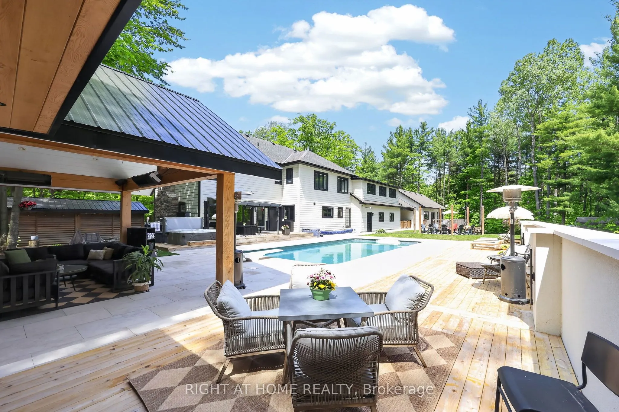 16 Woodland Heights Drive