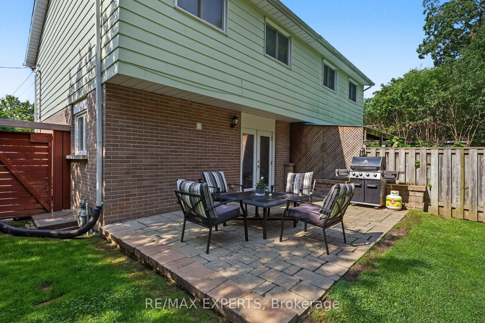 326 Oakwood Court