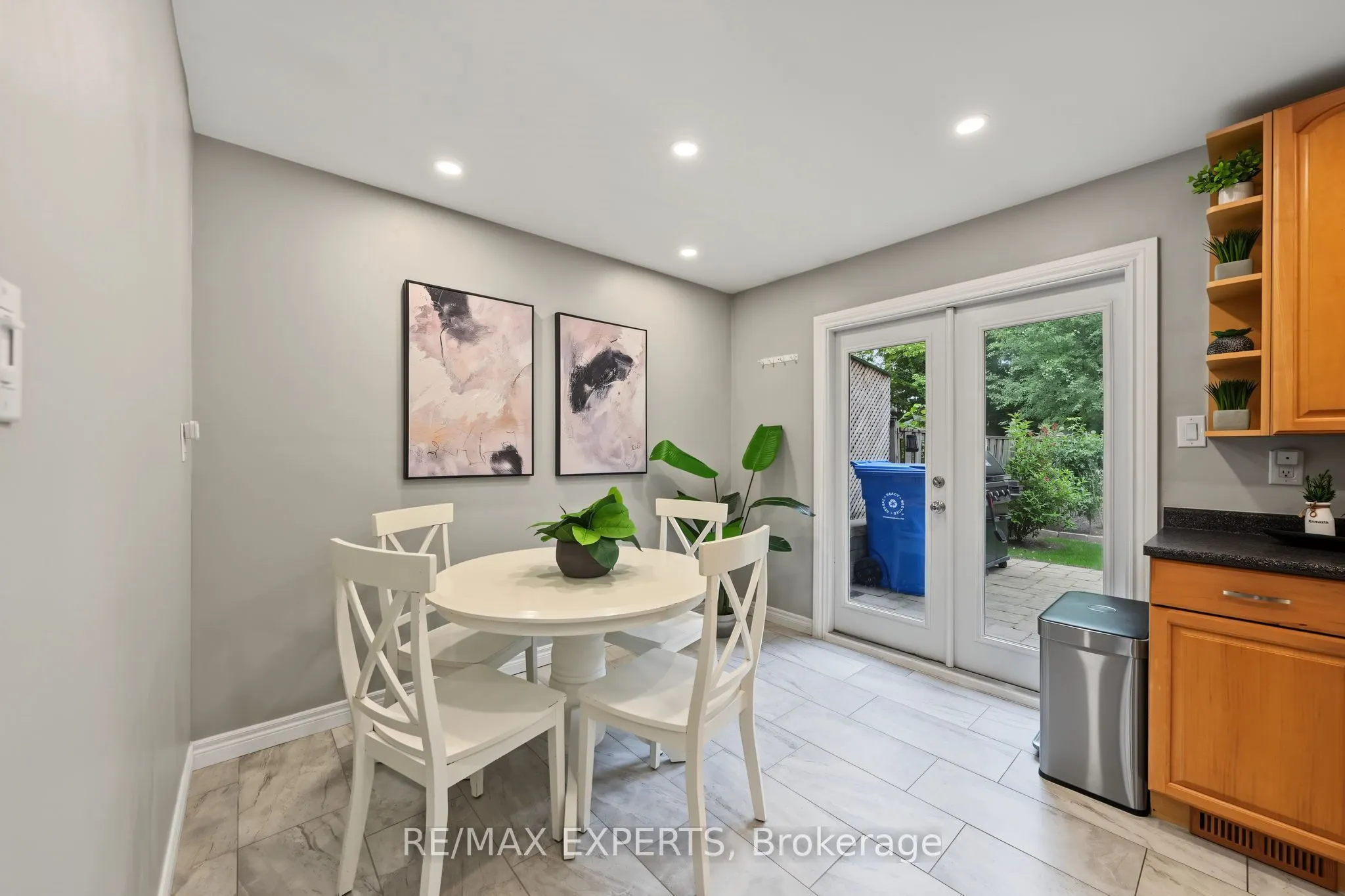 326 Oakwood Court