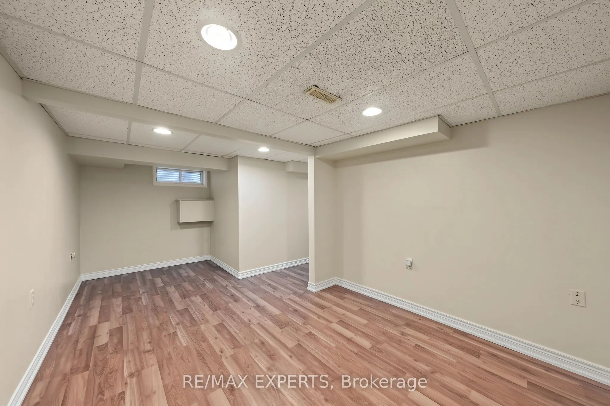 326 Oakwood Court
