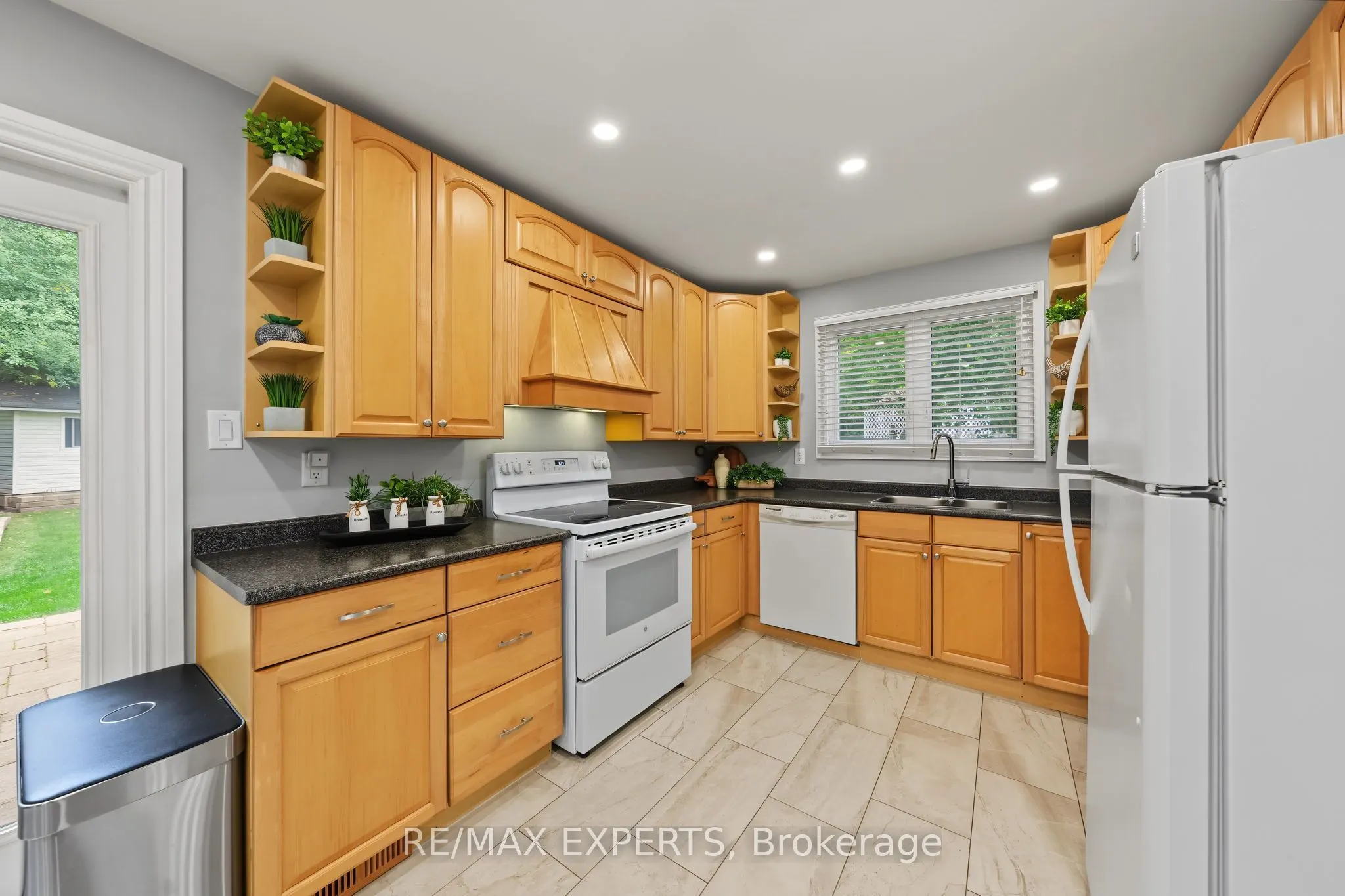 326 Oakwood Court