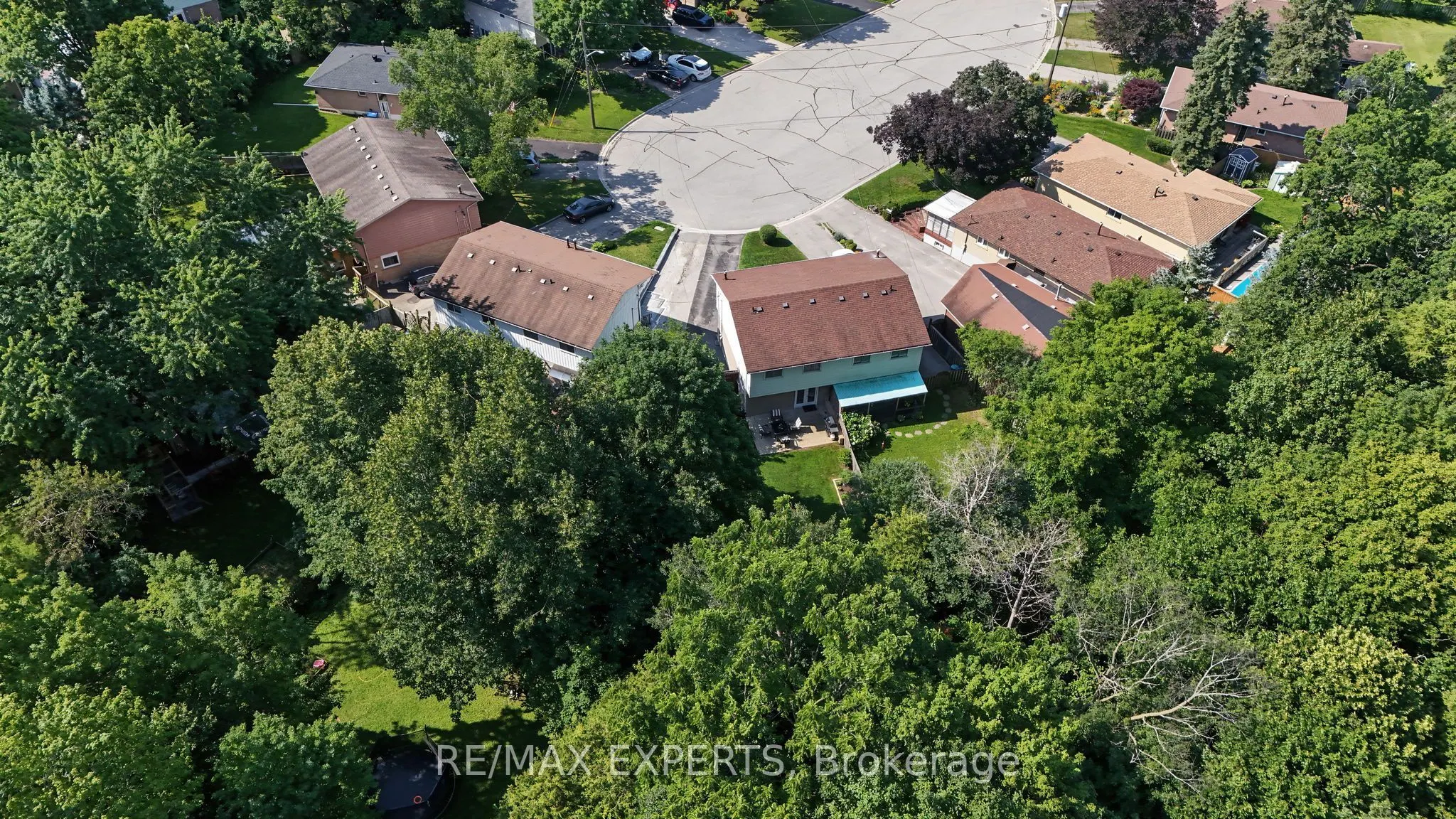 326 Oakwood Court