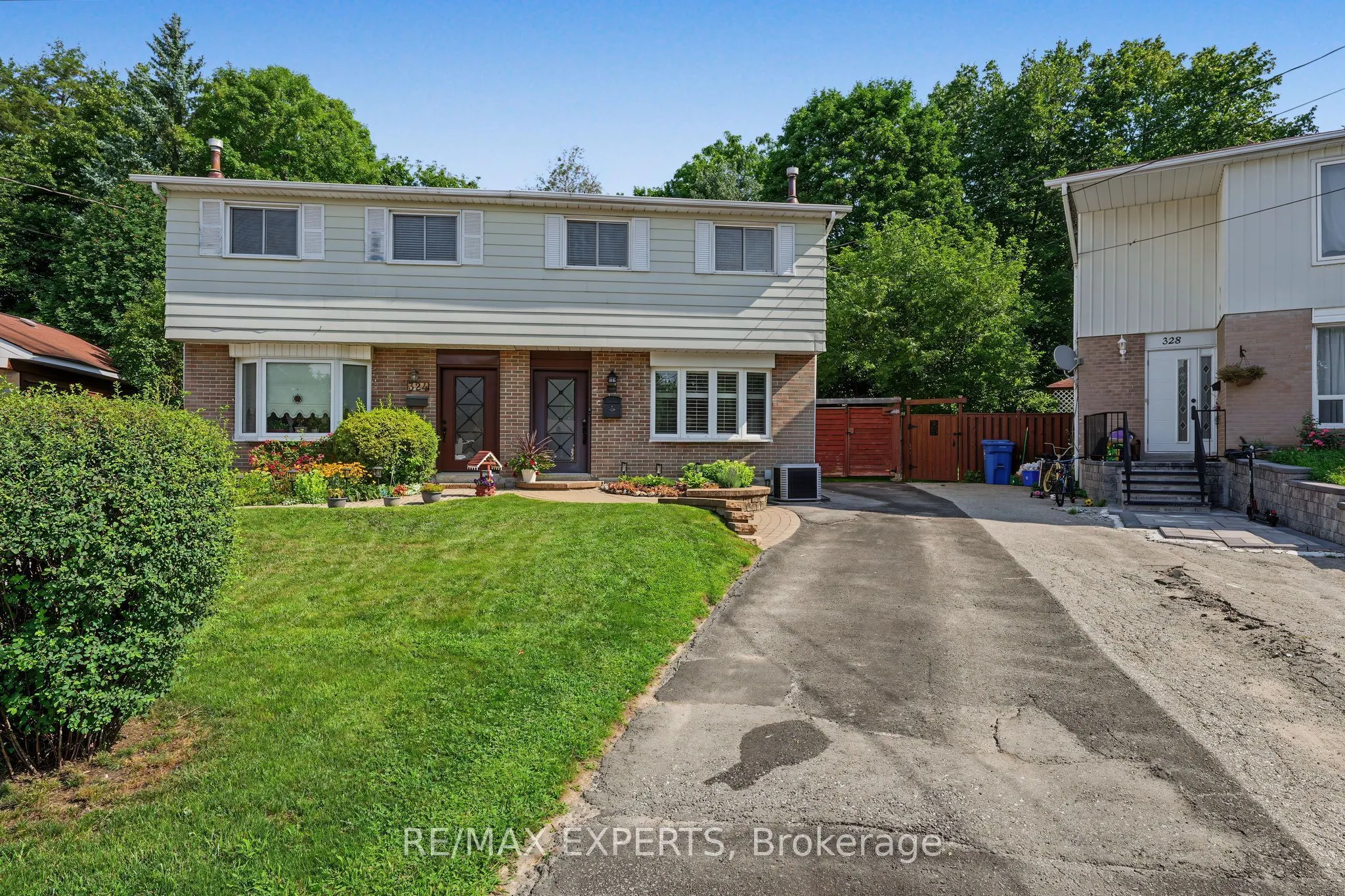 326 Oakwood Court