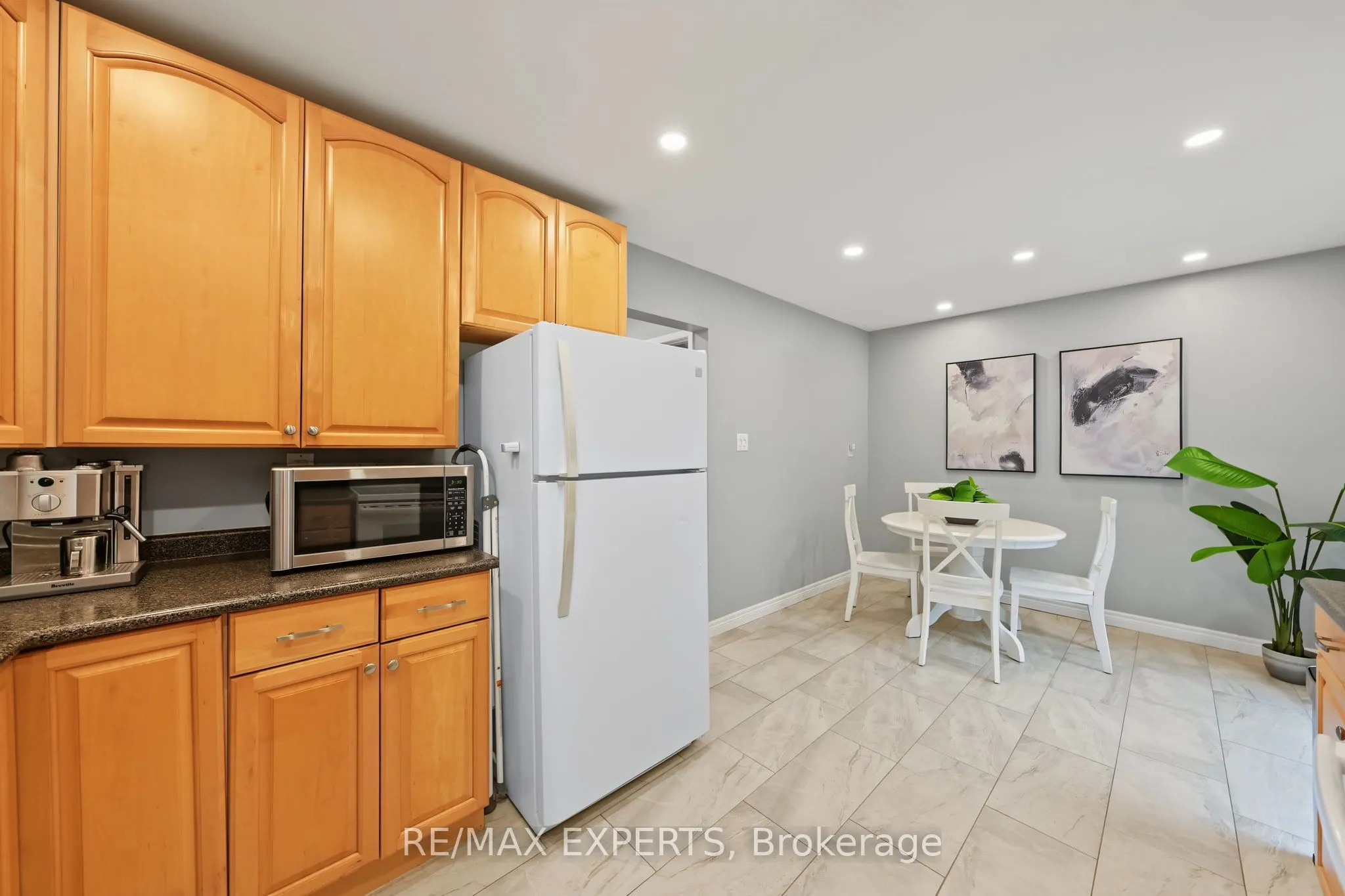 326 Oakwood Court