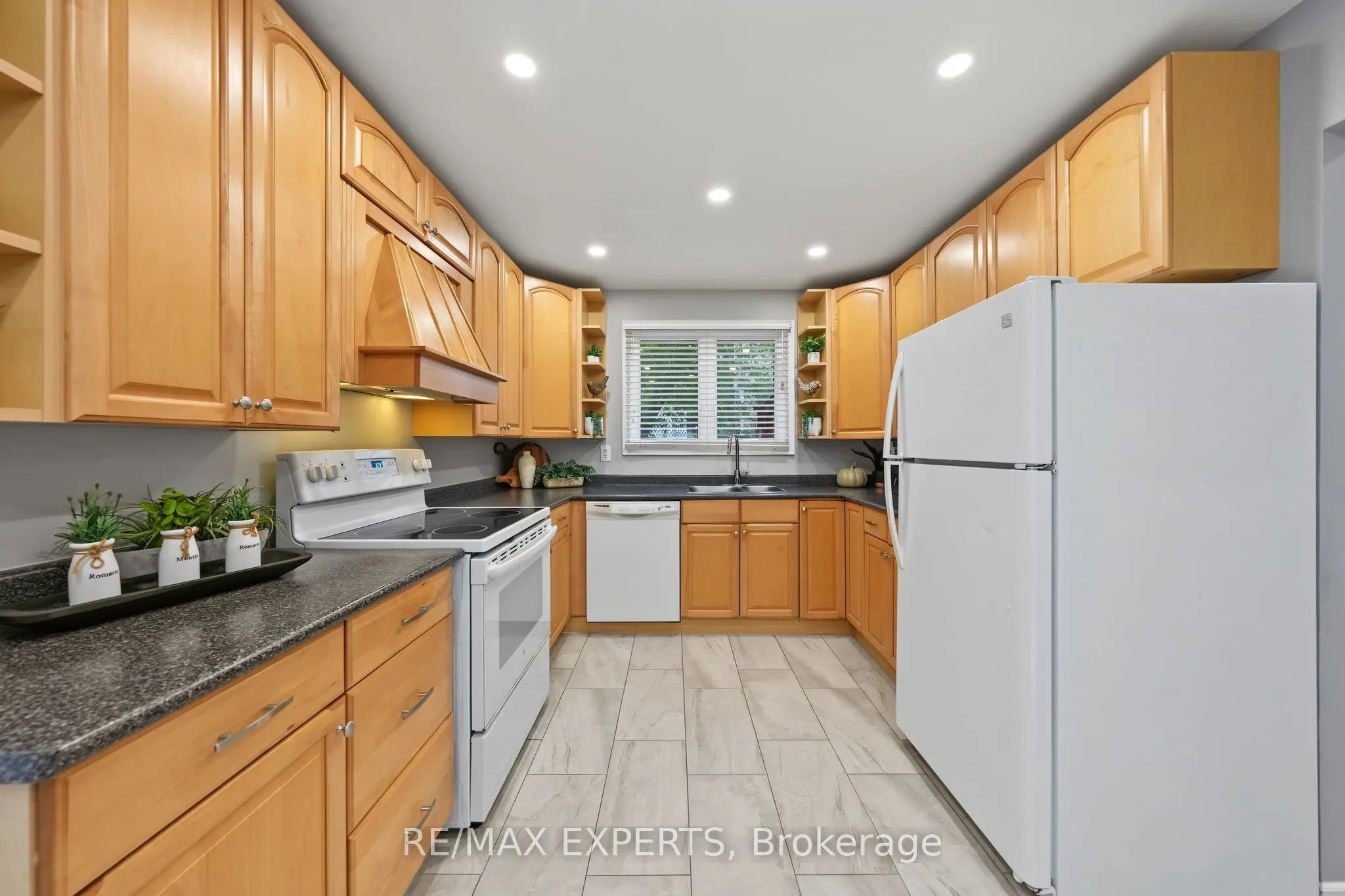 326 Oakwood Court