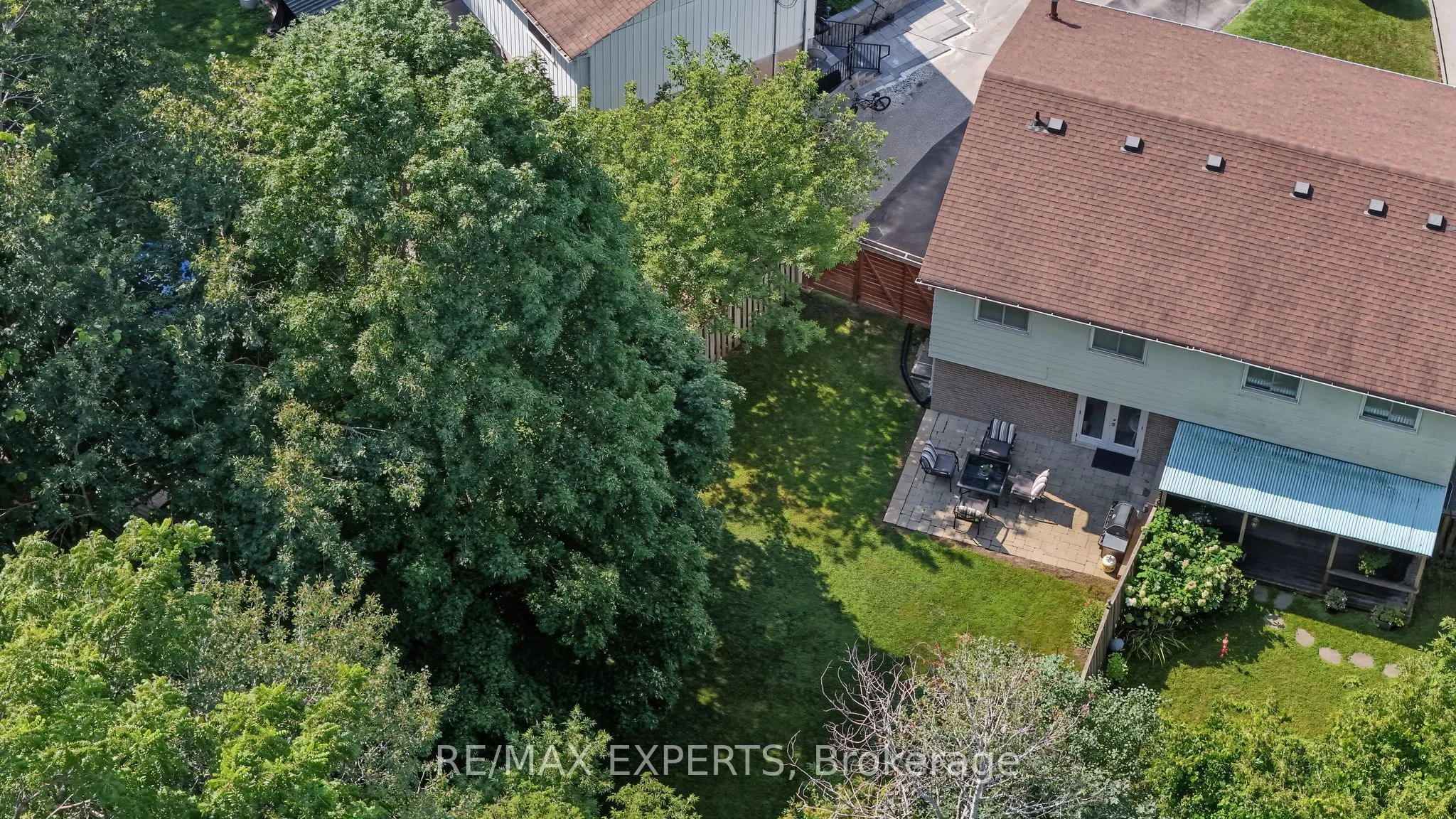 326 Oakwood Court