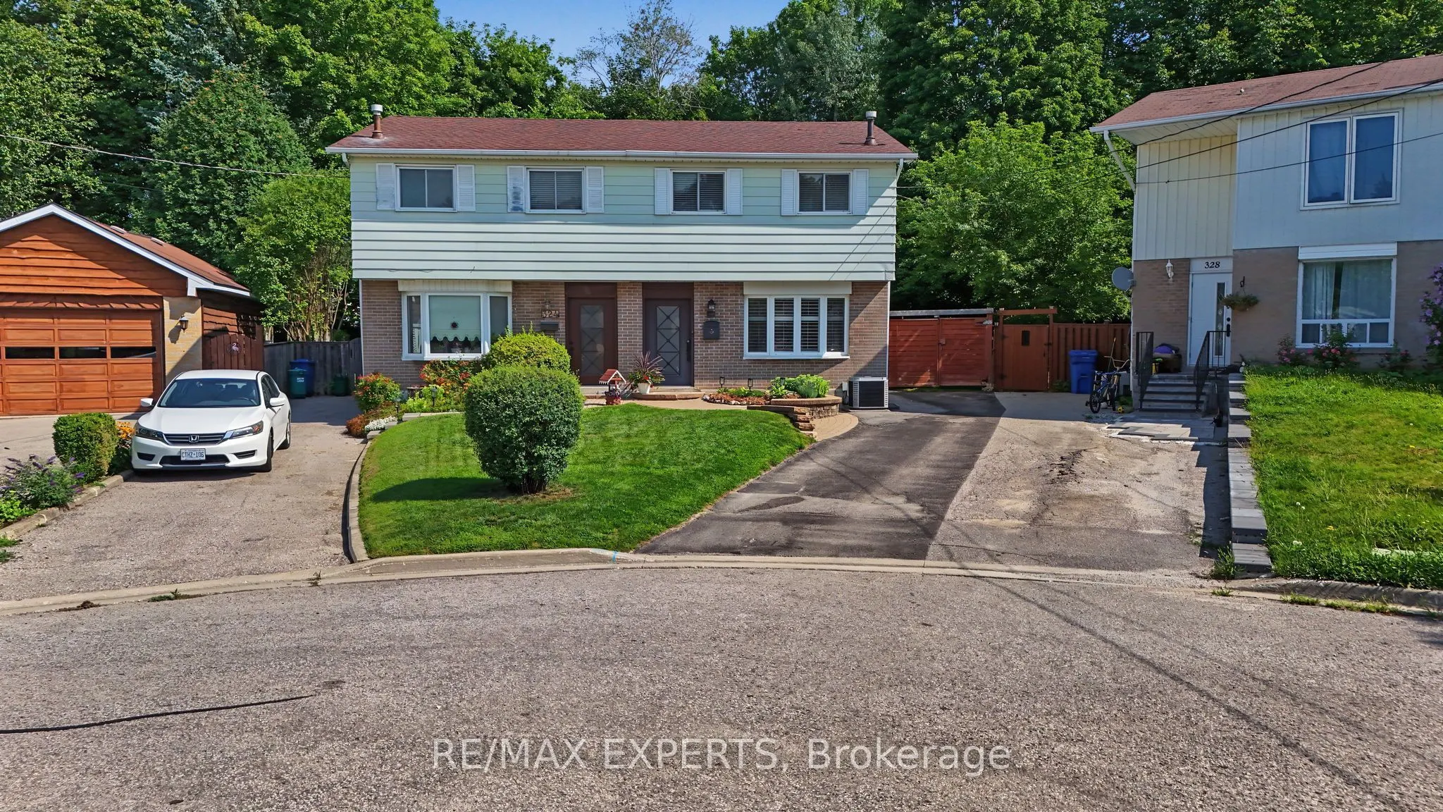 326 Oakwood Court