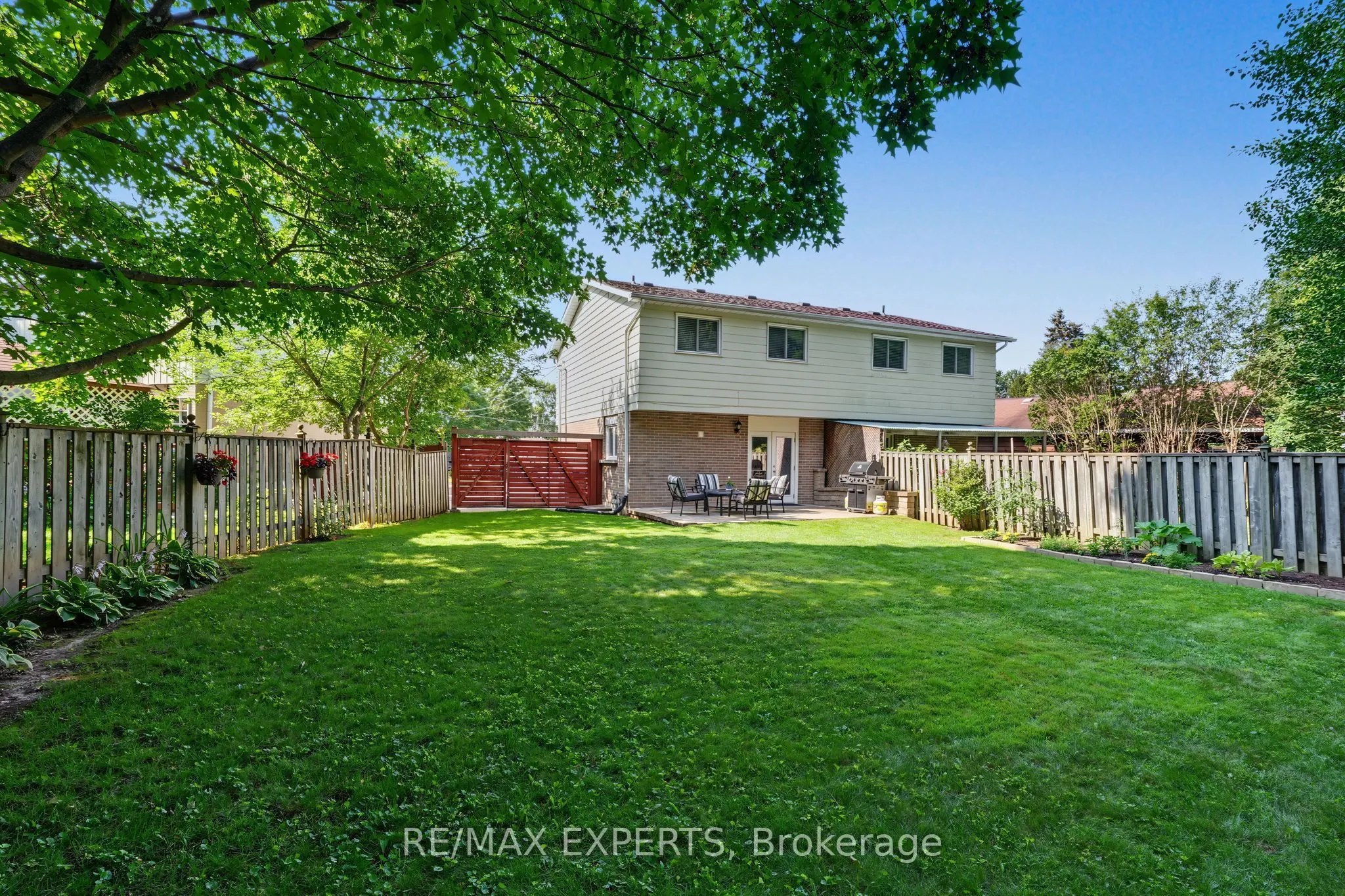 326 Oakwood Court