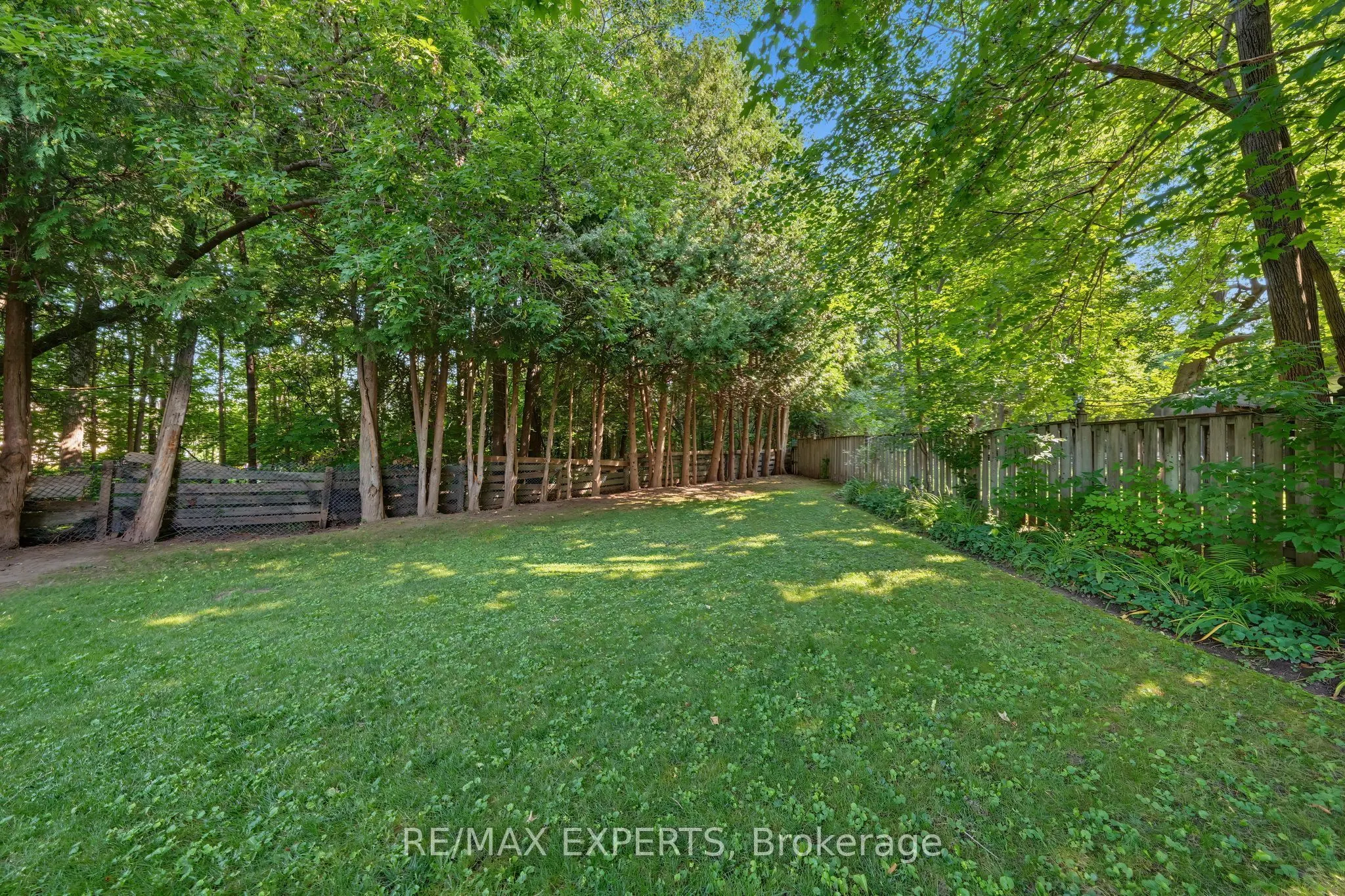 326 Oakwood Court