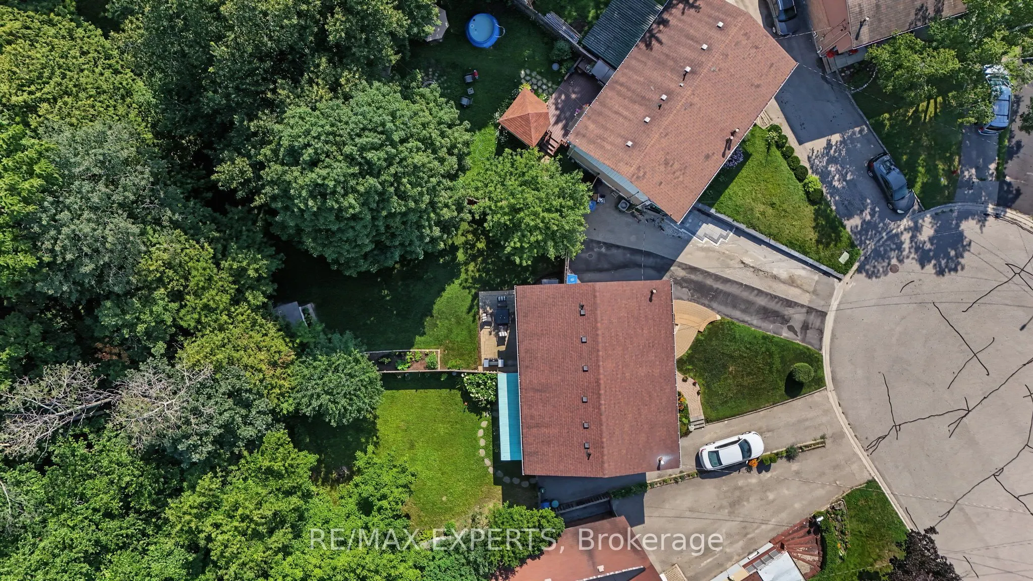 326 Oakwood Court