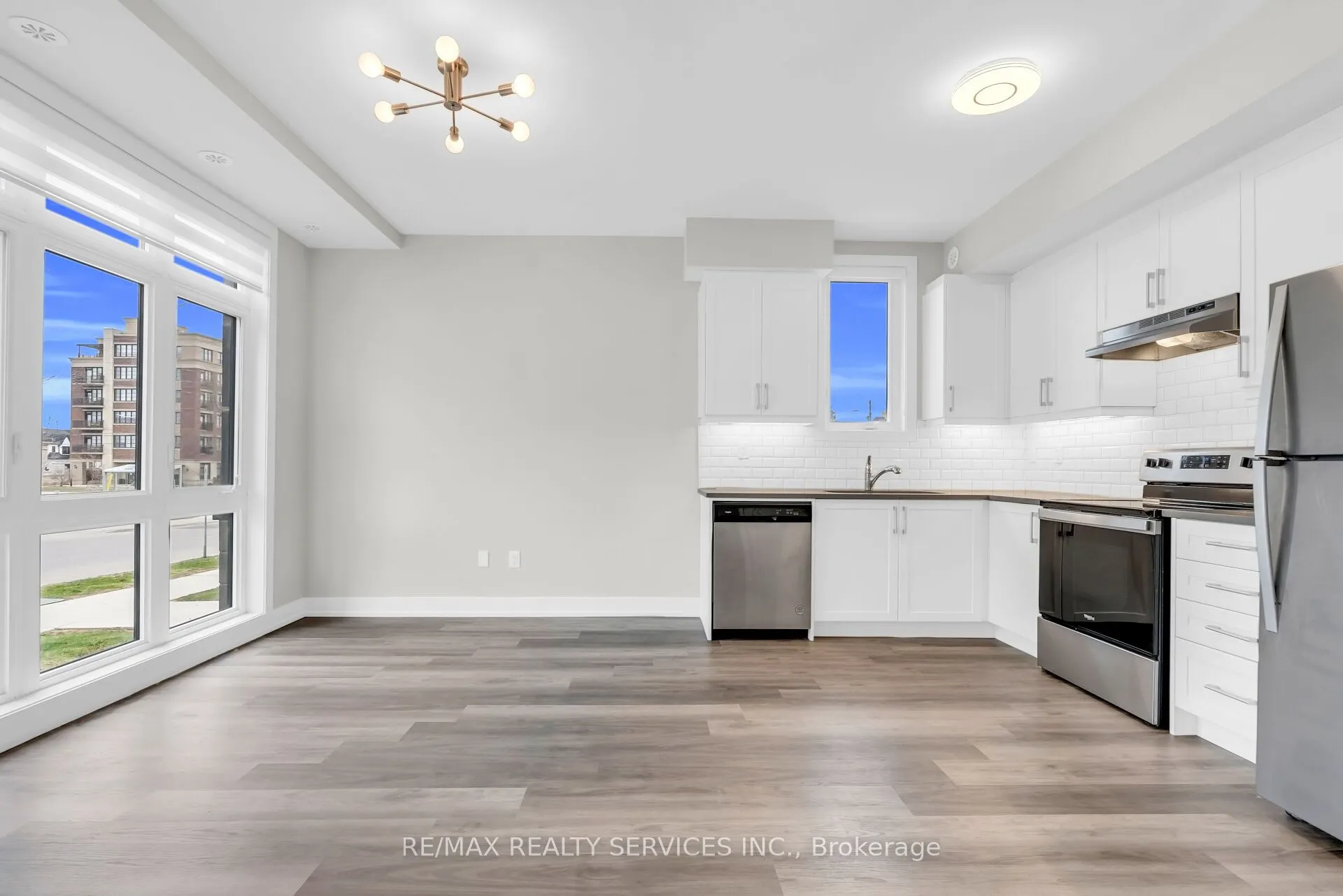 1 Bond Crescent #5