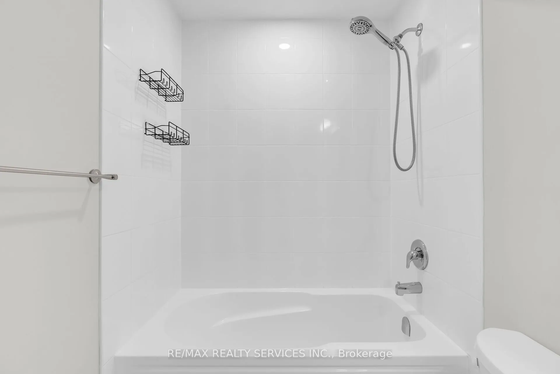 1 Bond Crescent #5