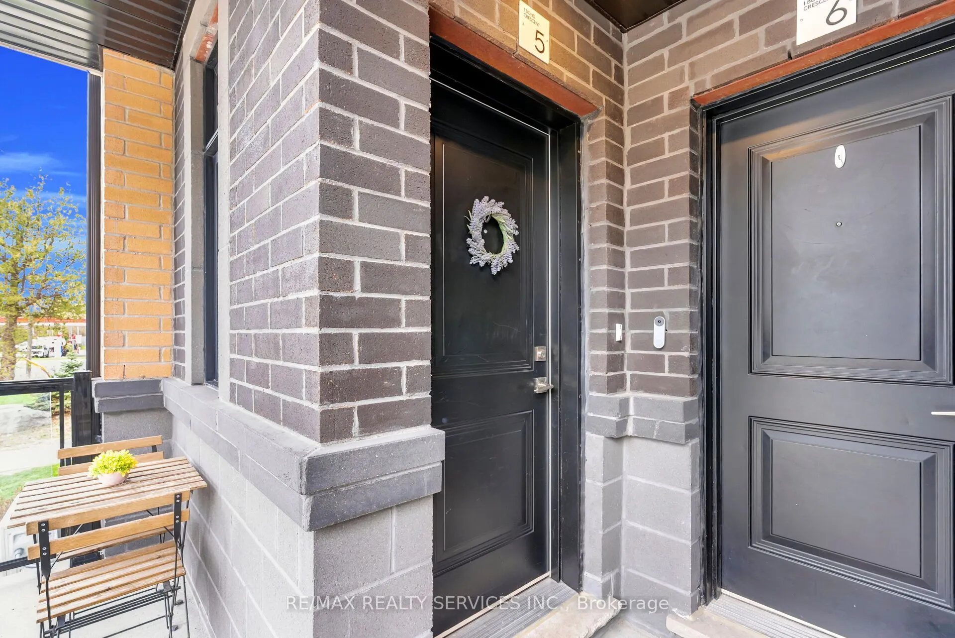 1 Bond Crescent #5