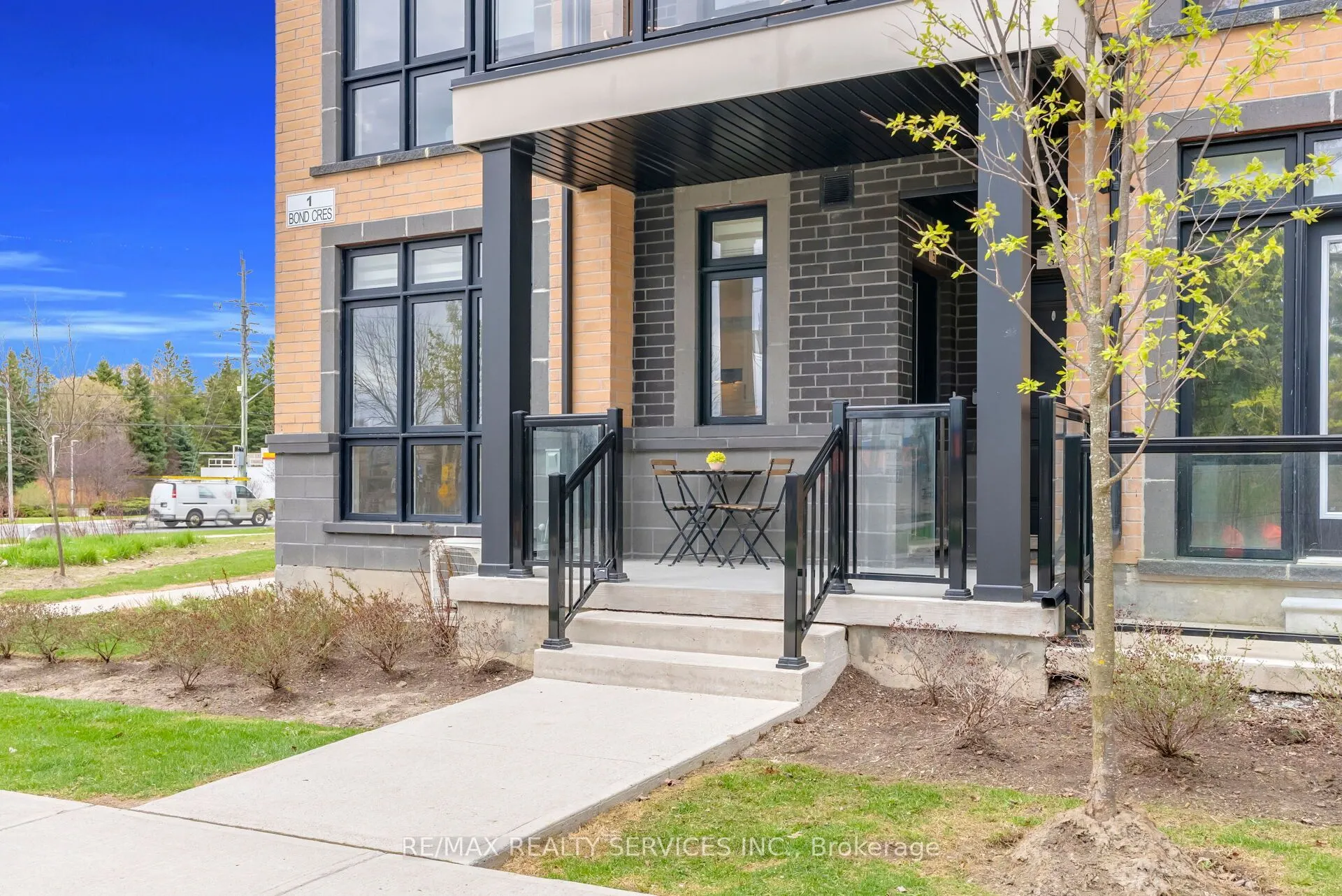 1 Bond Crescent #5