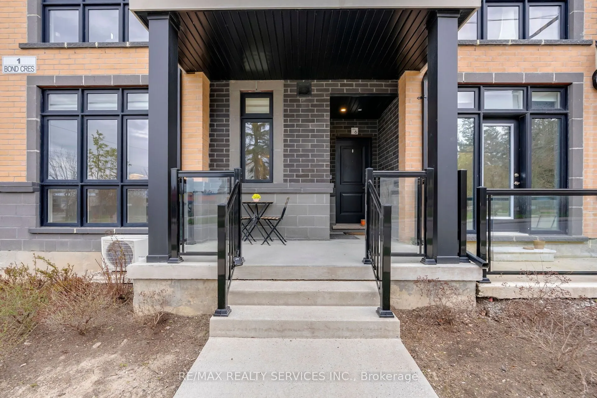 1 Bond Crescent #5