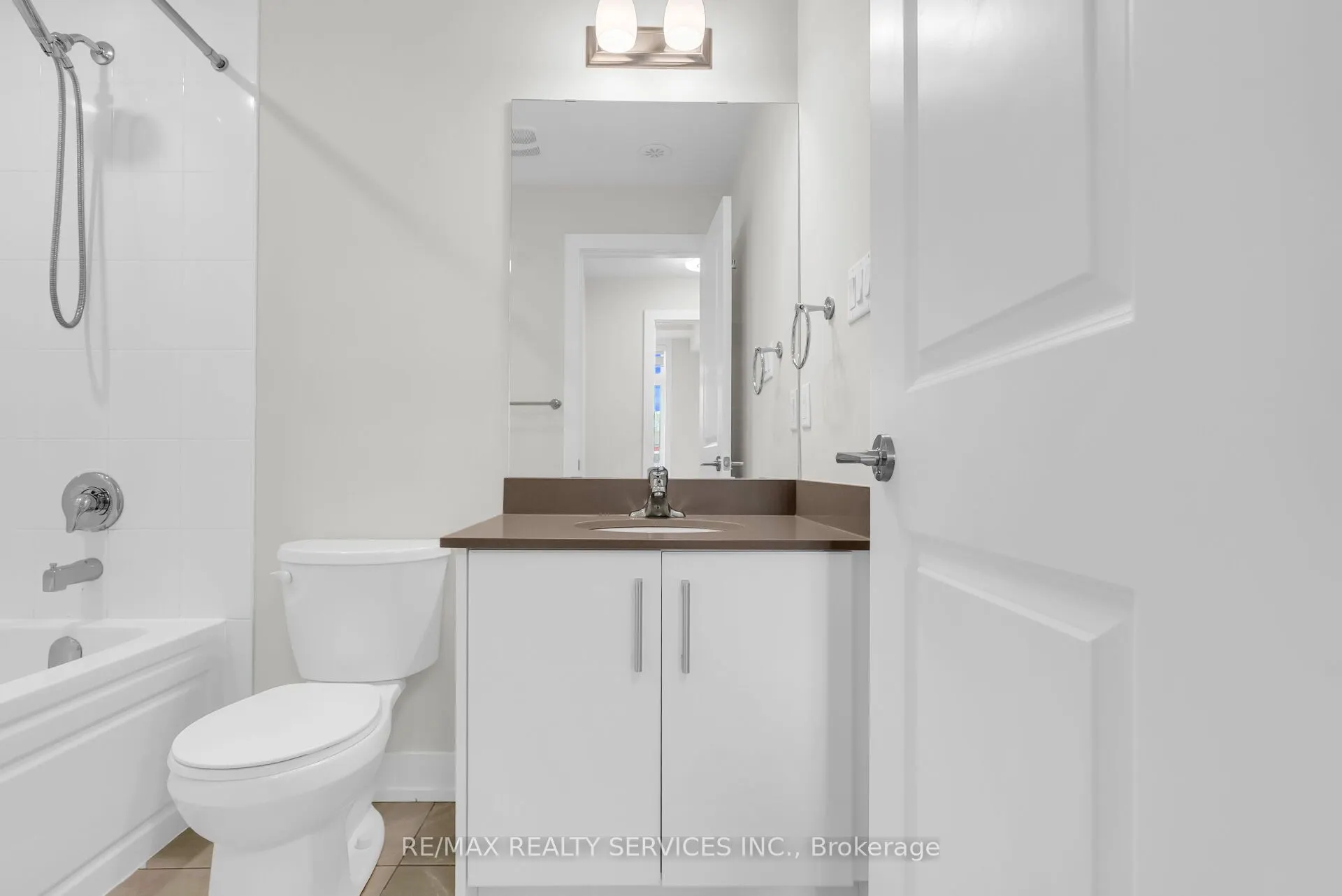 1 Bond Crescent #5