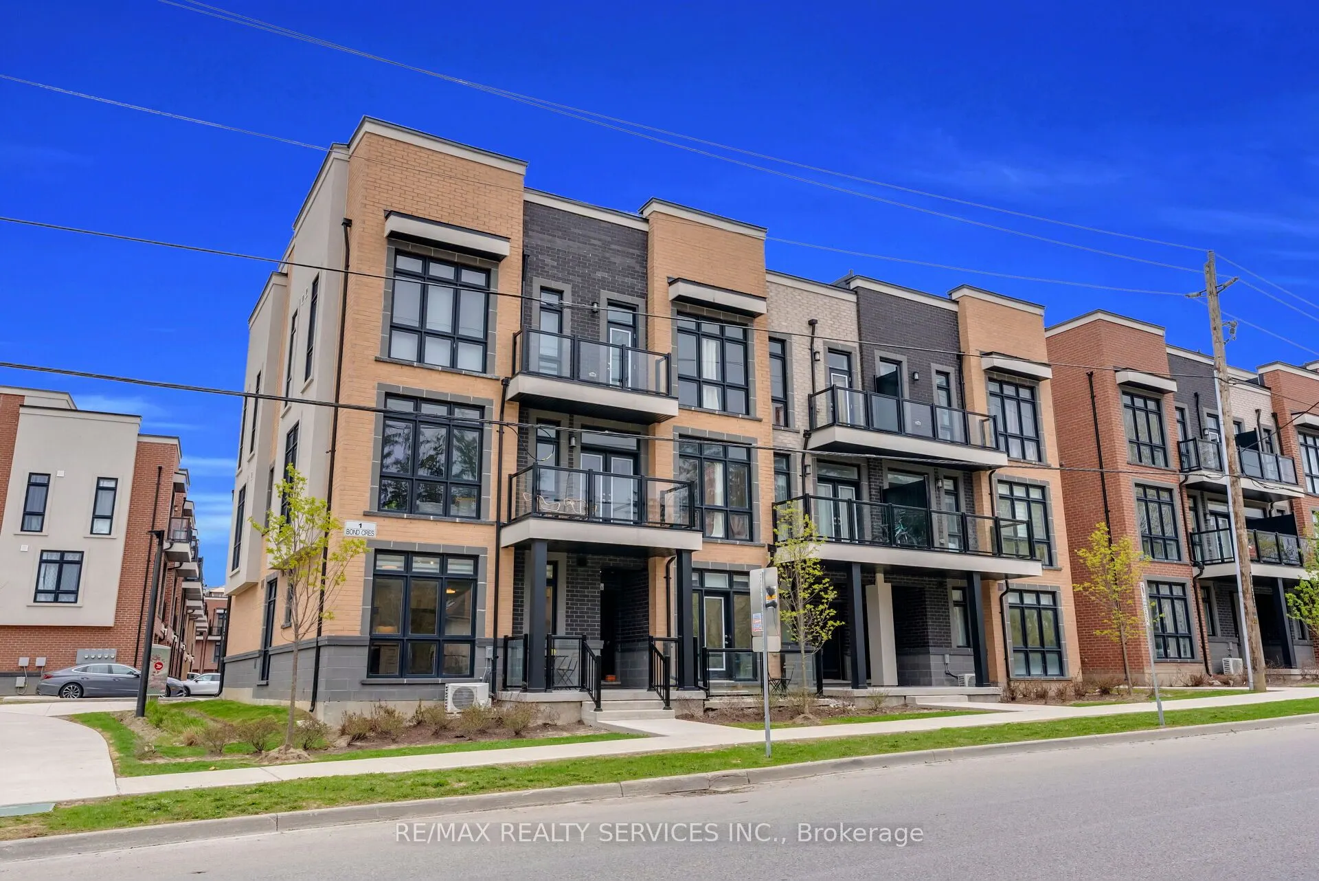 1 Bond Crescent #5