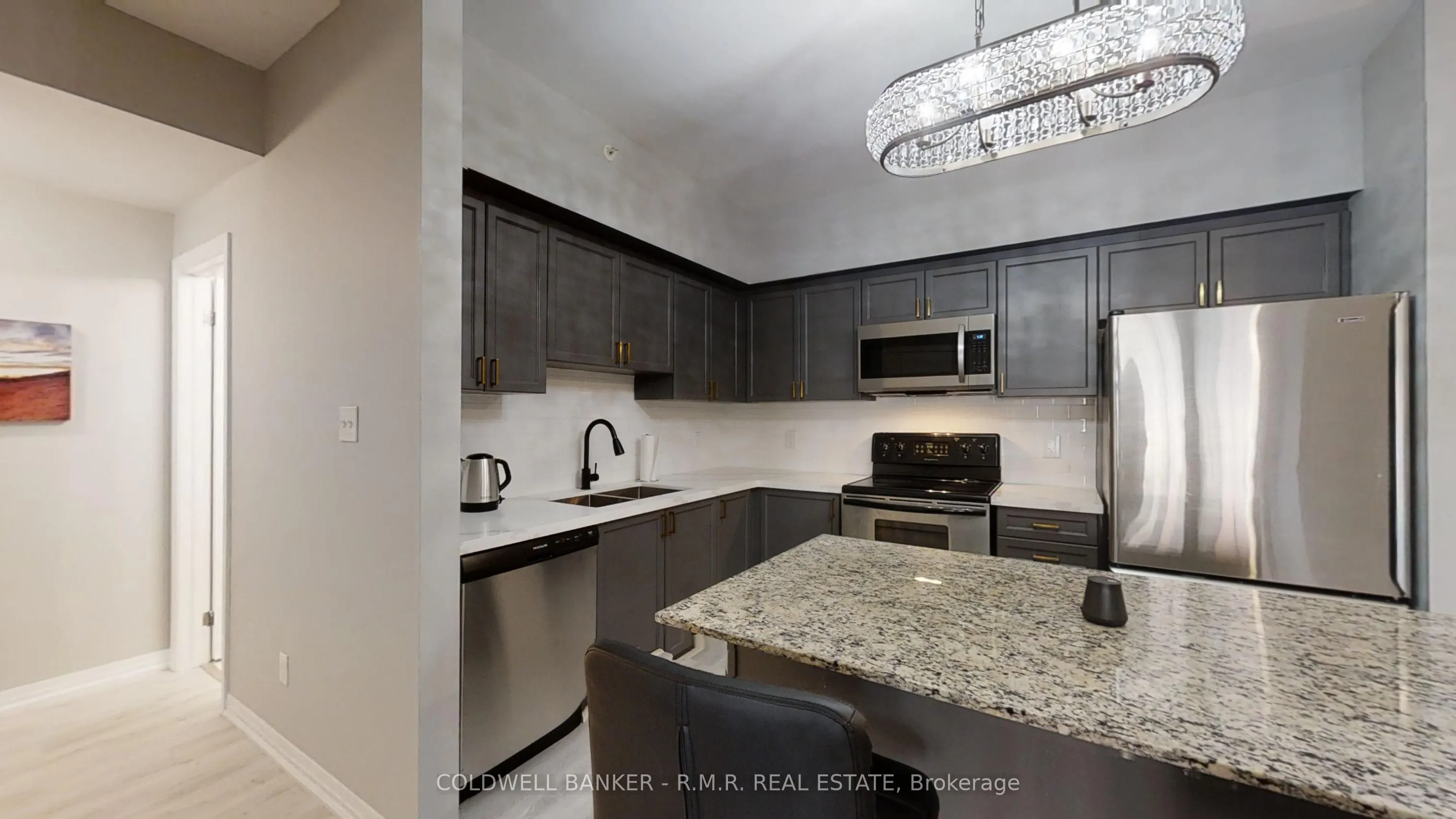 157 Wellington Street E #103