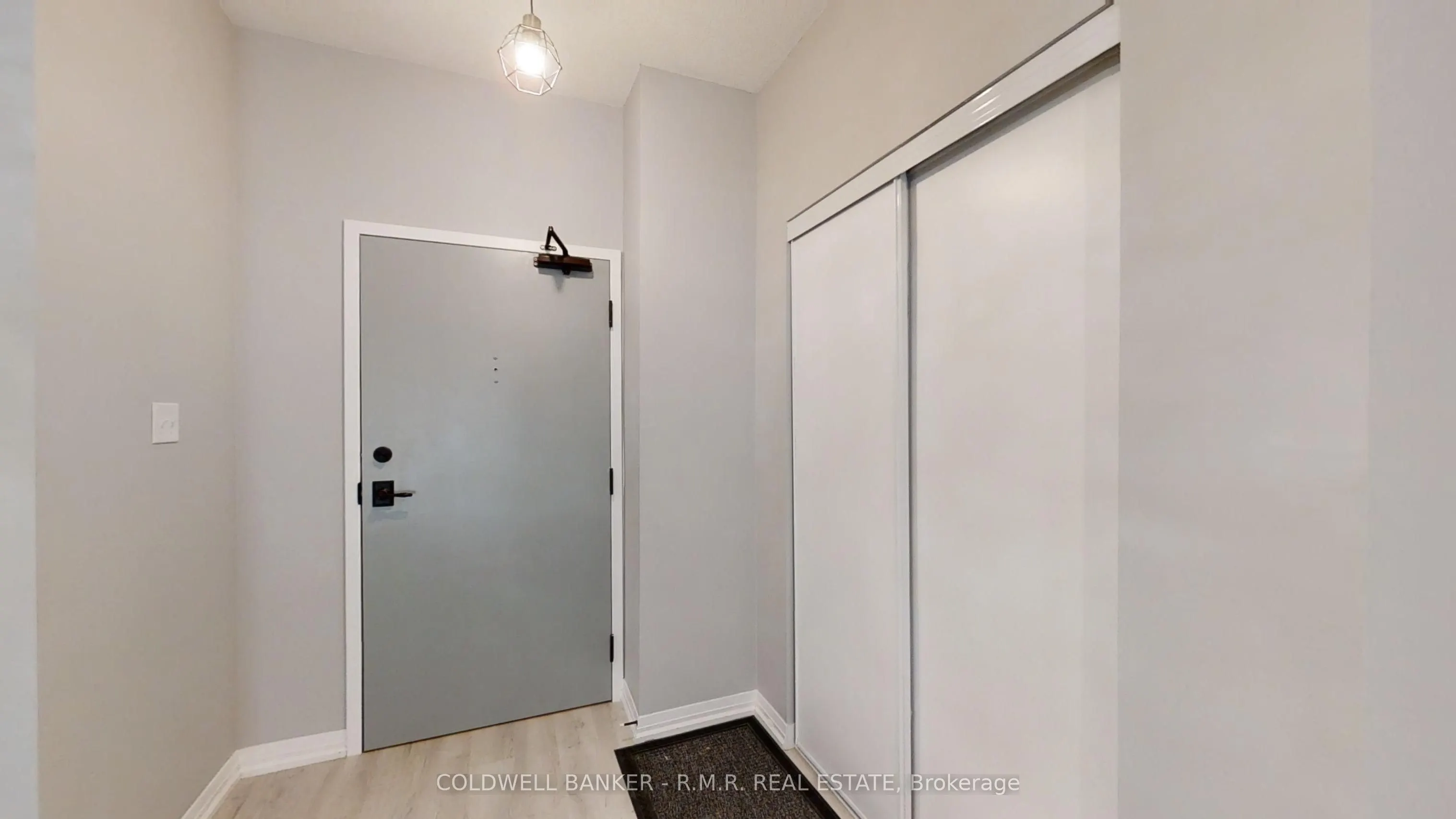 157 Wellington Street E #103
