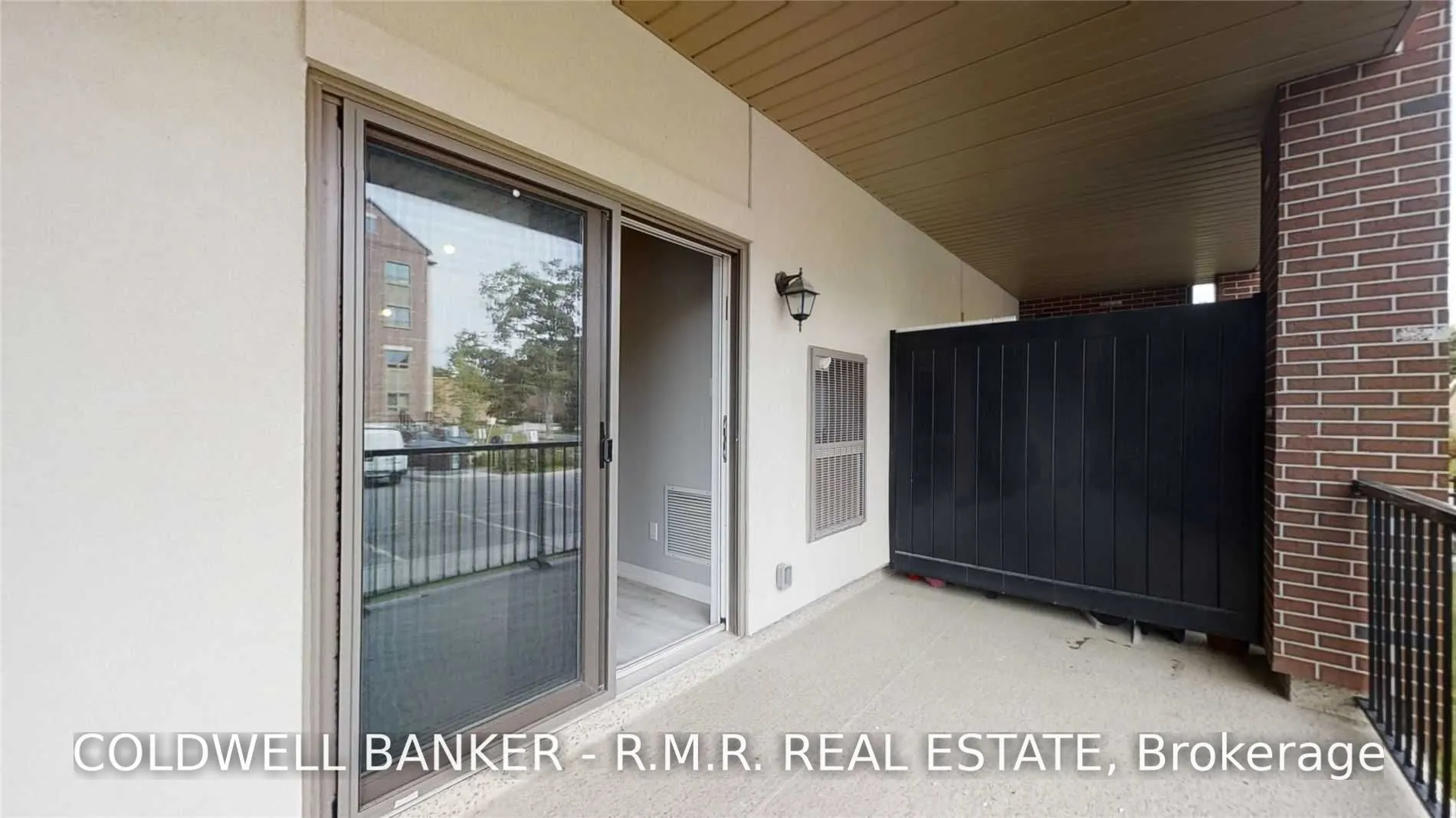 157 Wellington Street E #103