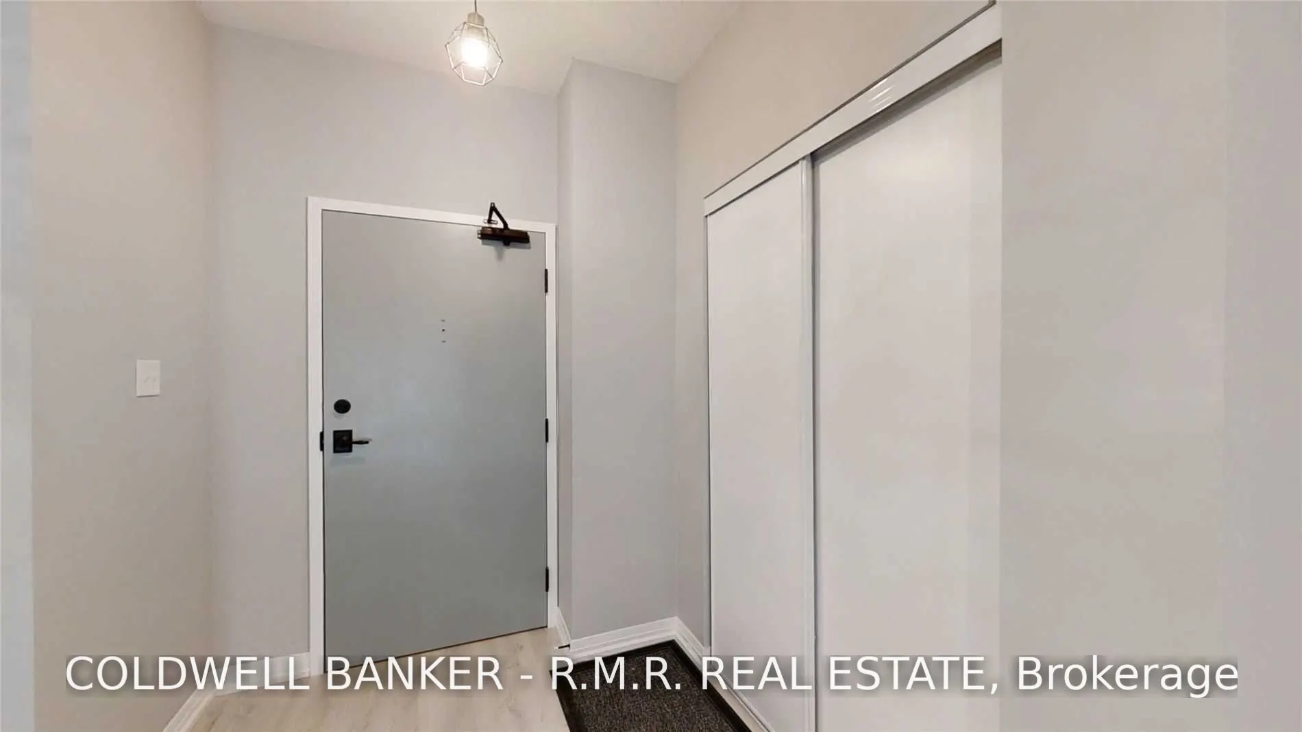 157 Wellington Street E #103