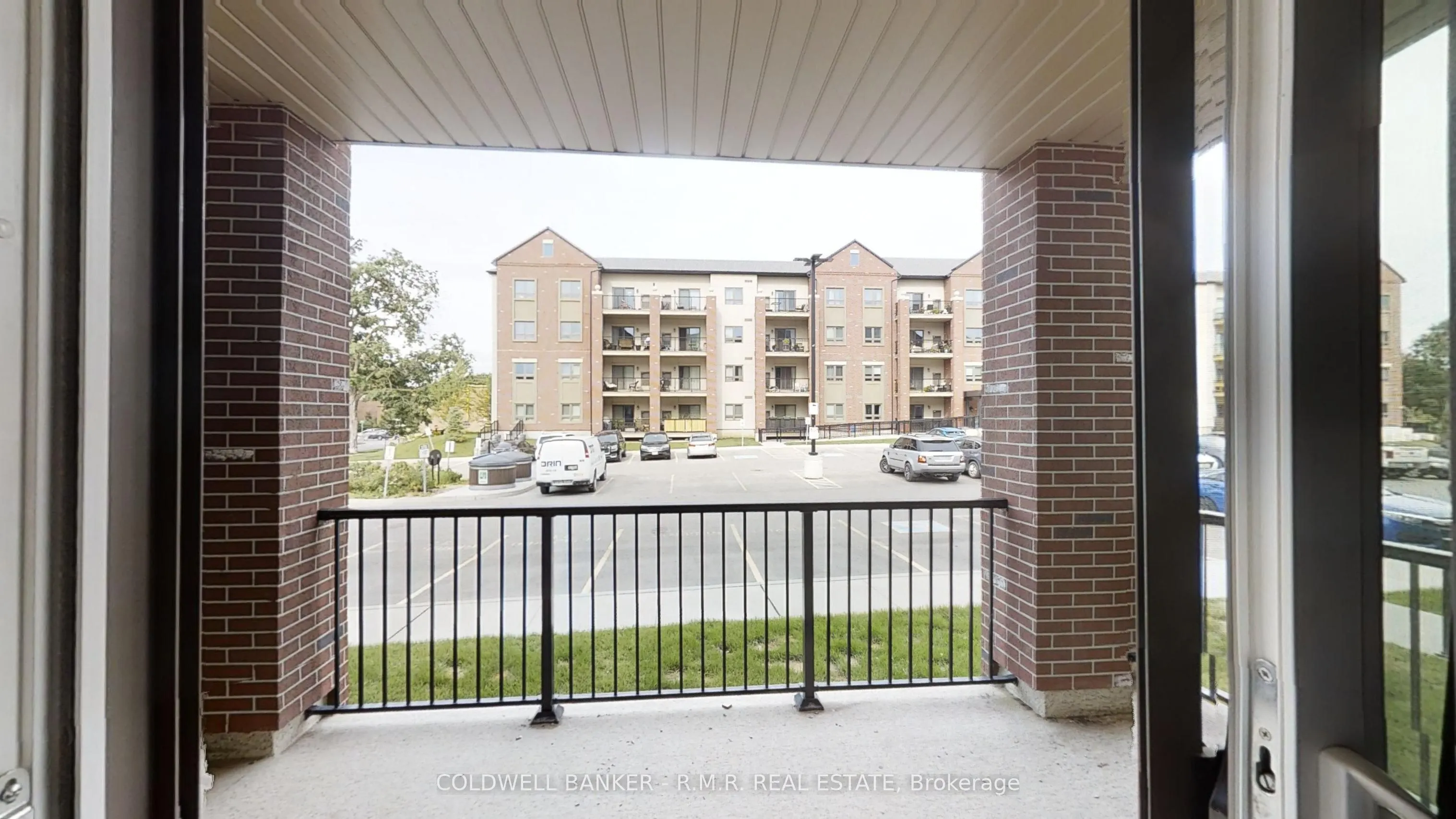 157 Wellington Street E #103