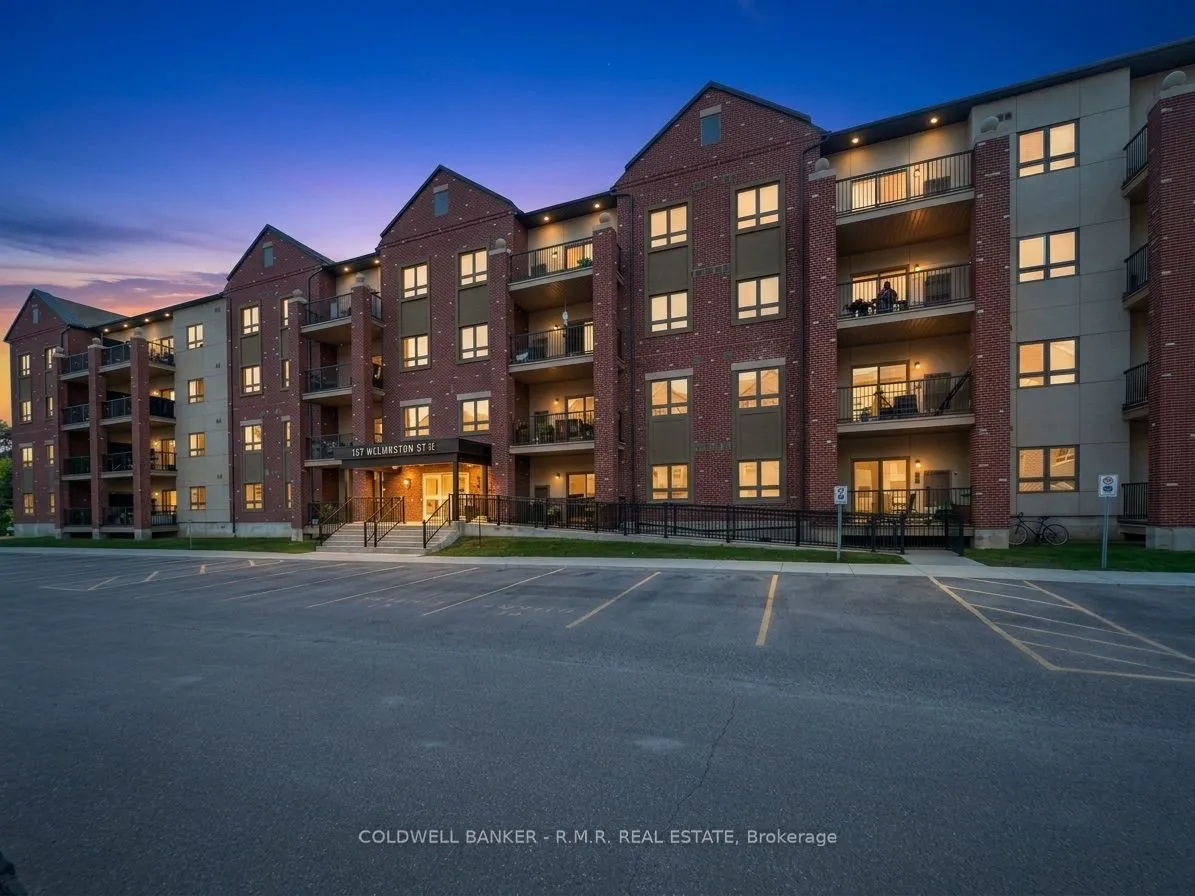 157 Wellington Street E #103