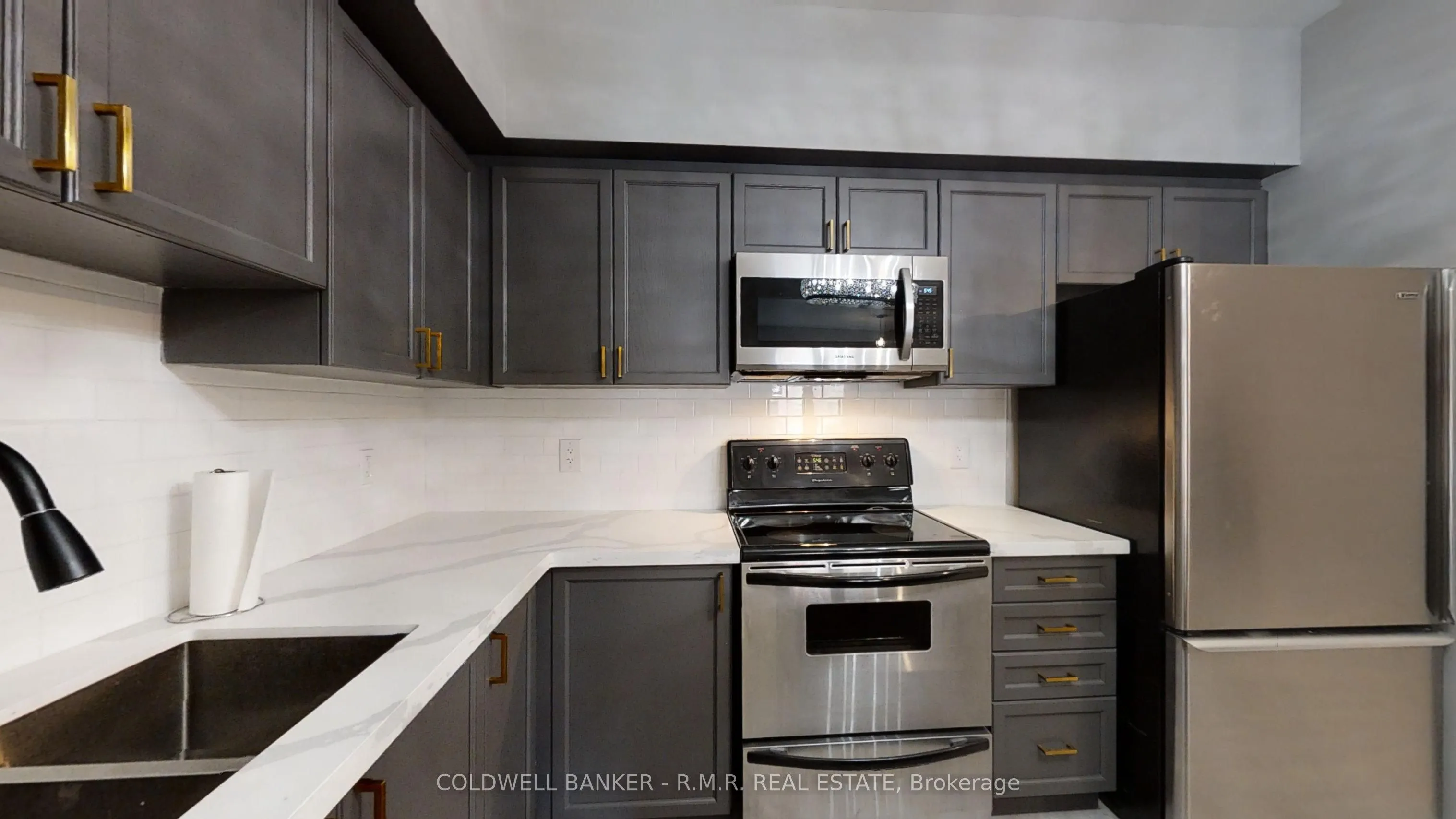 157 Wellington Street E #103