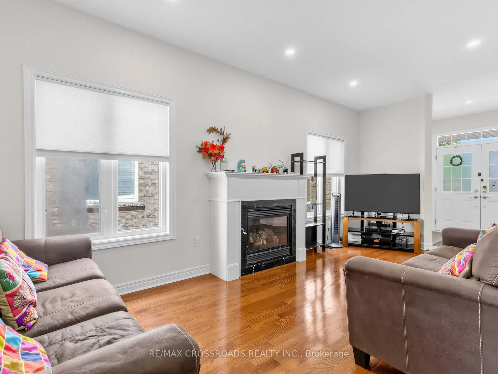 23 Worthview Drive S
