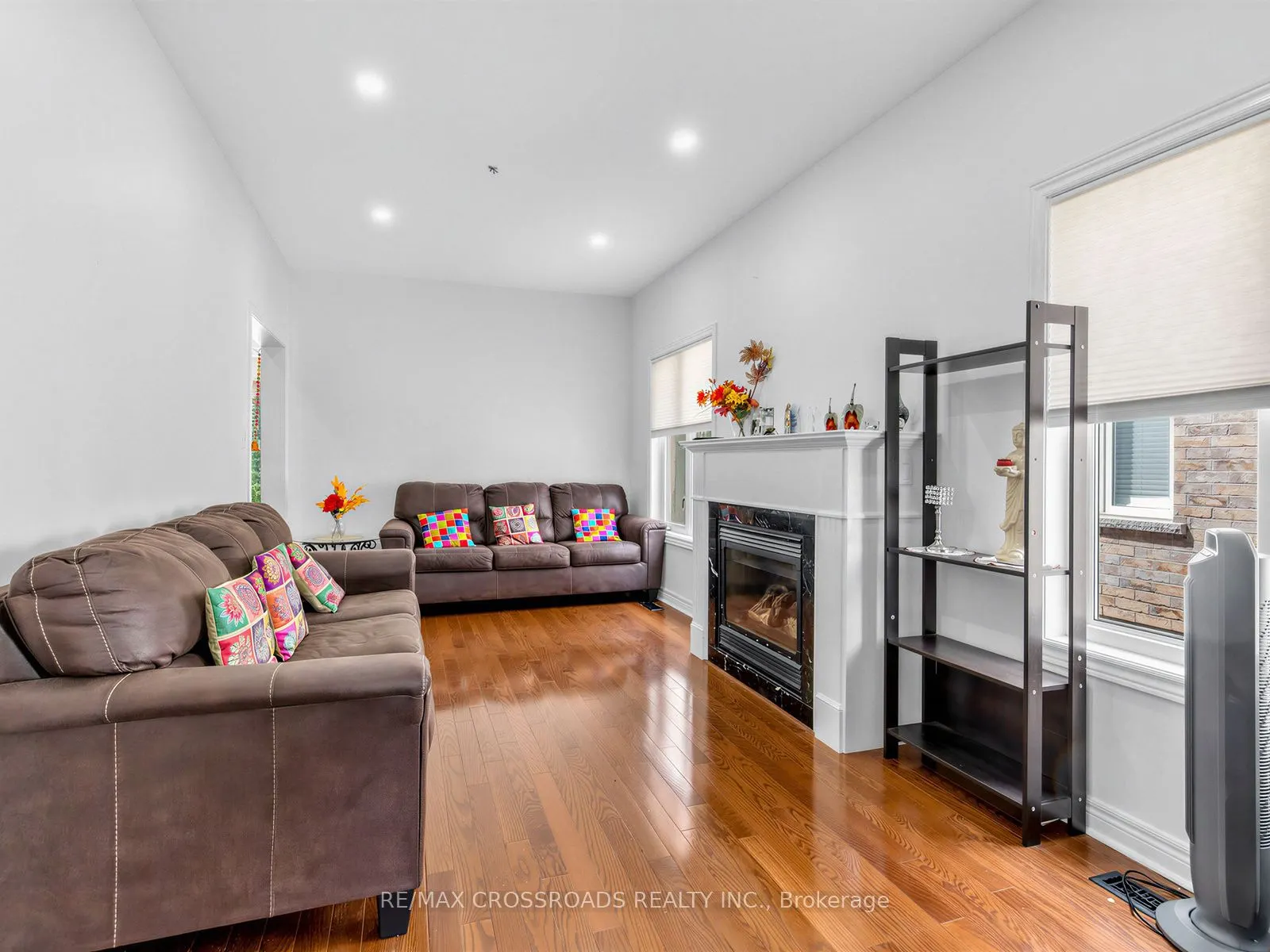 23 Worthview Drive S