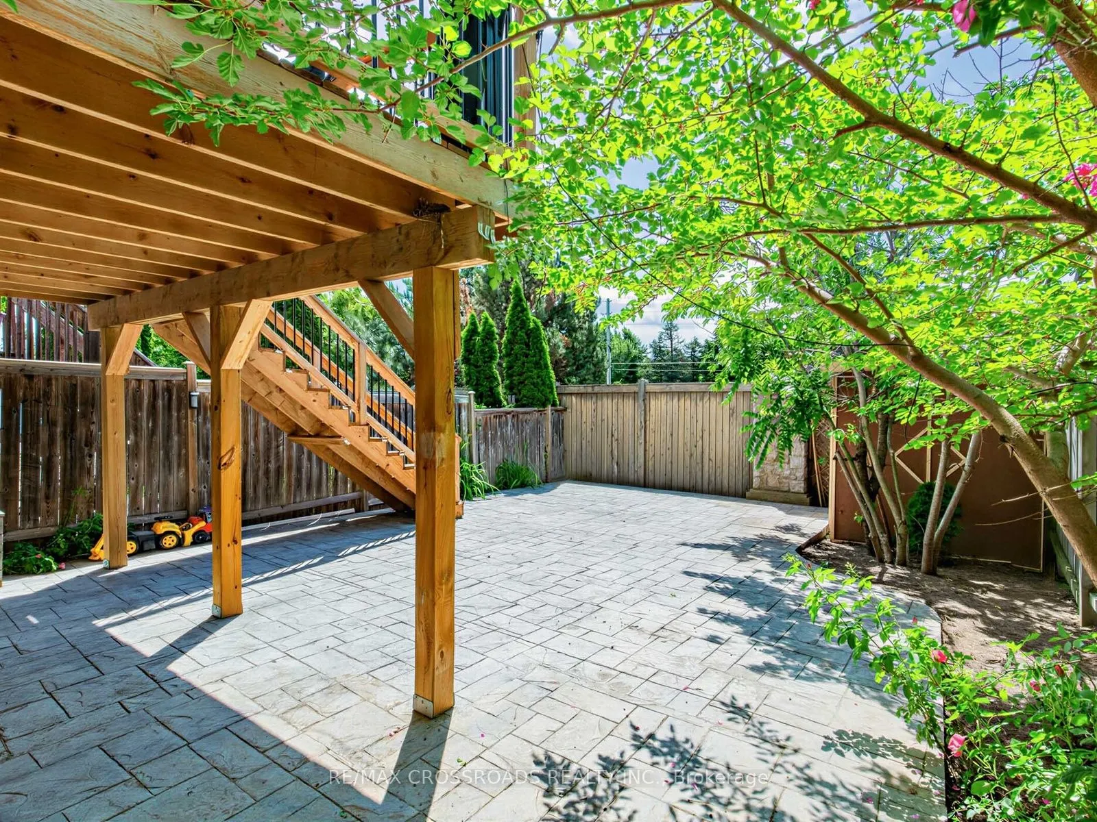 23 Worthview Drive S