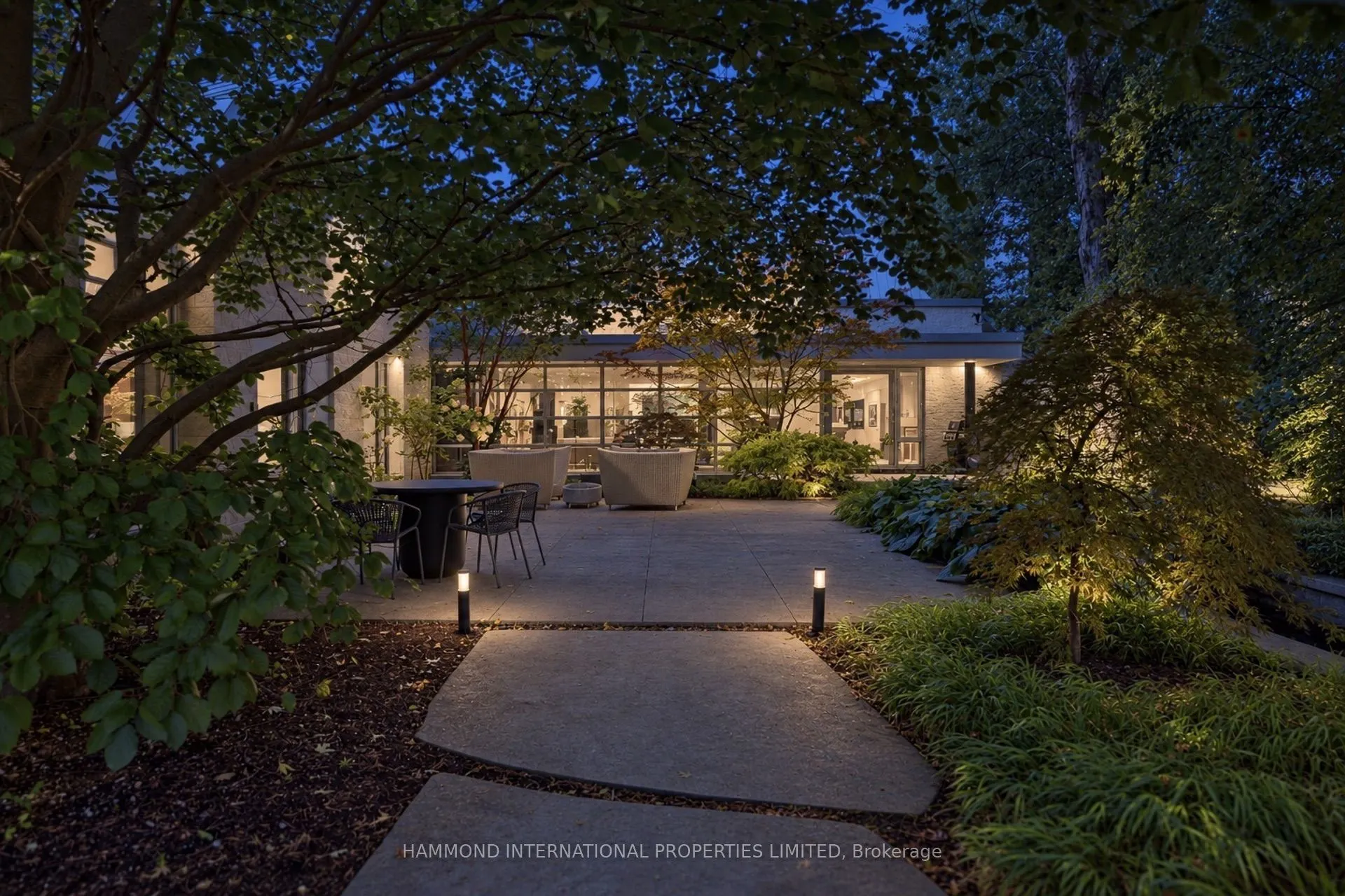 92 Westwood Lane