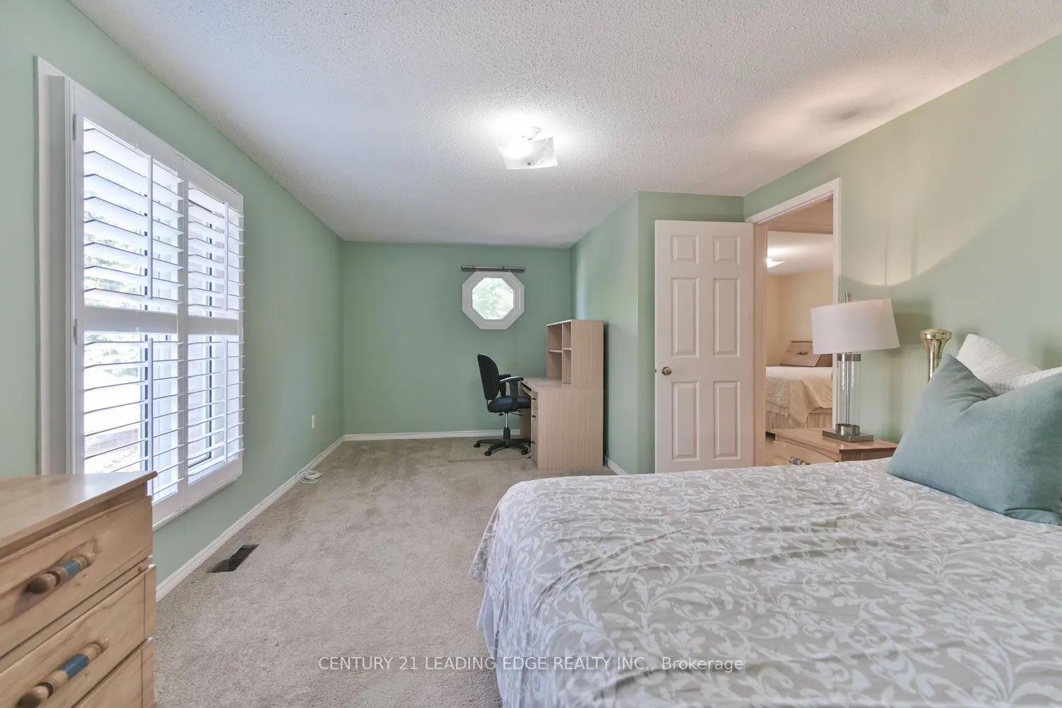 14 Montrose Crescent