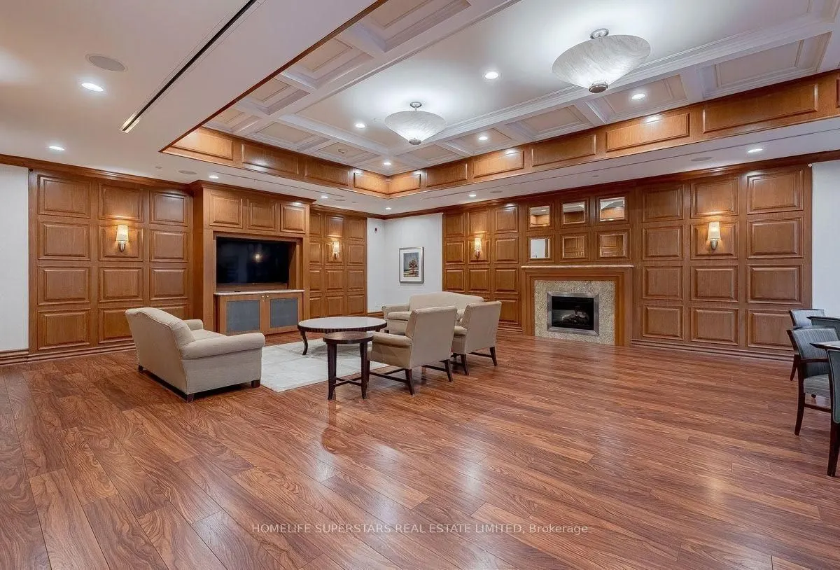 10101 Yonge Street #619